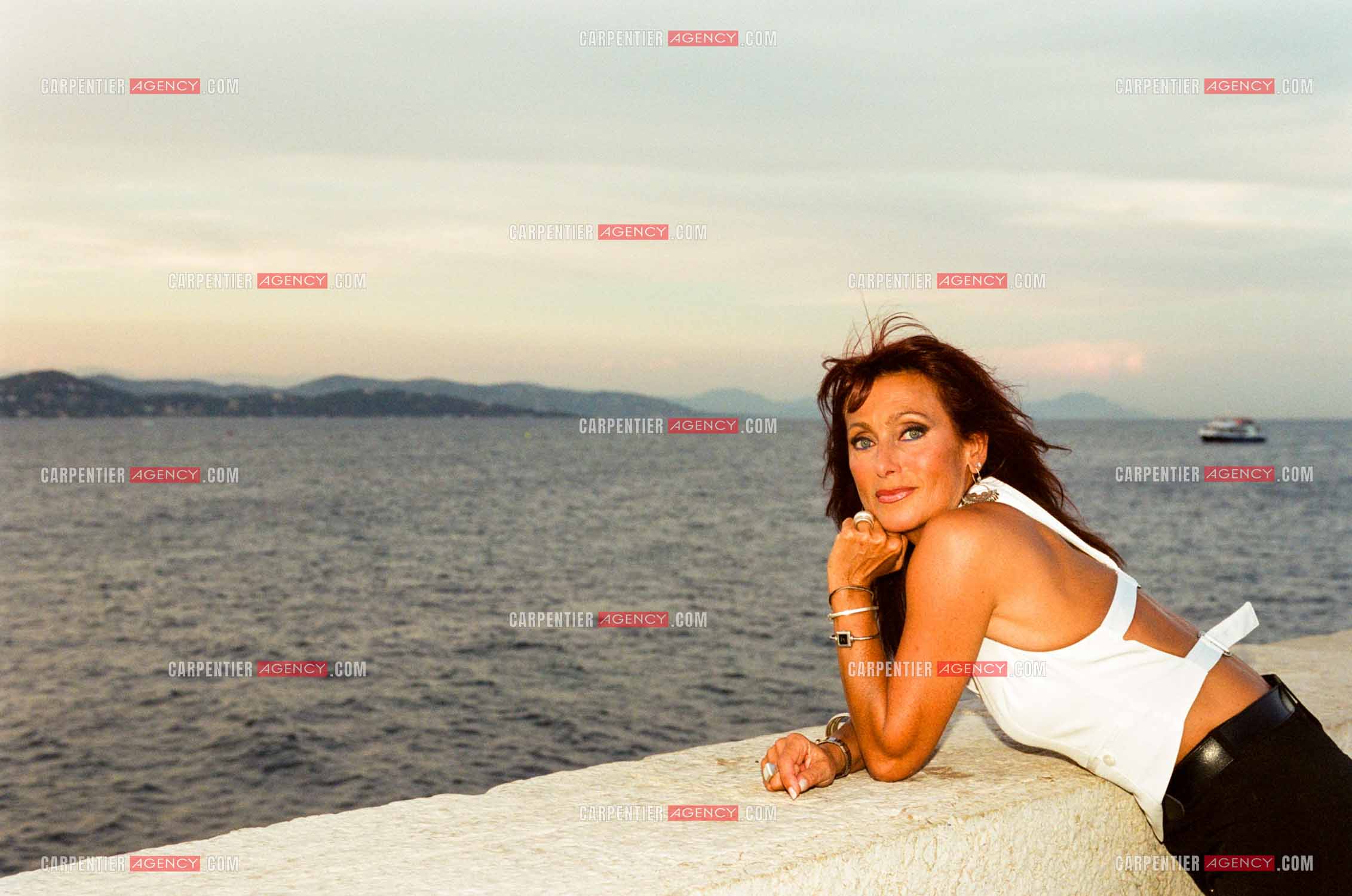 Portrait de la chanteuse Julie Pietri à St Tropez.       ( Exclusif )