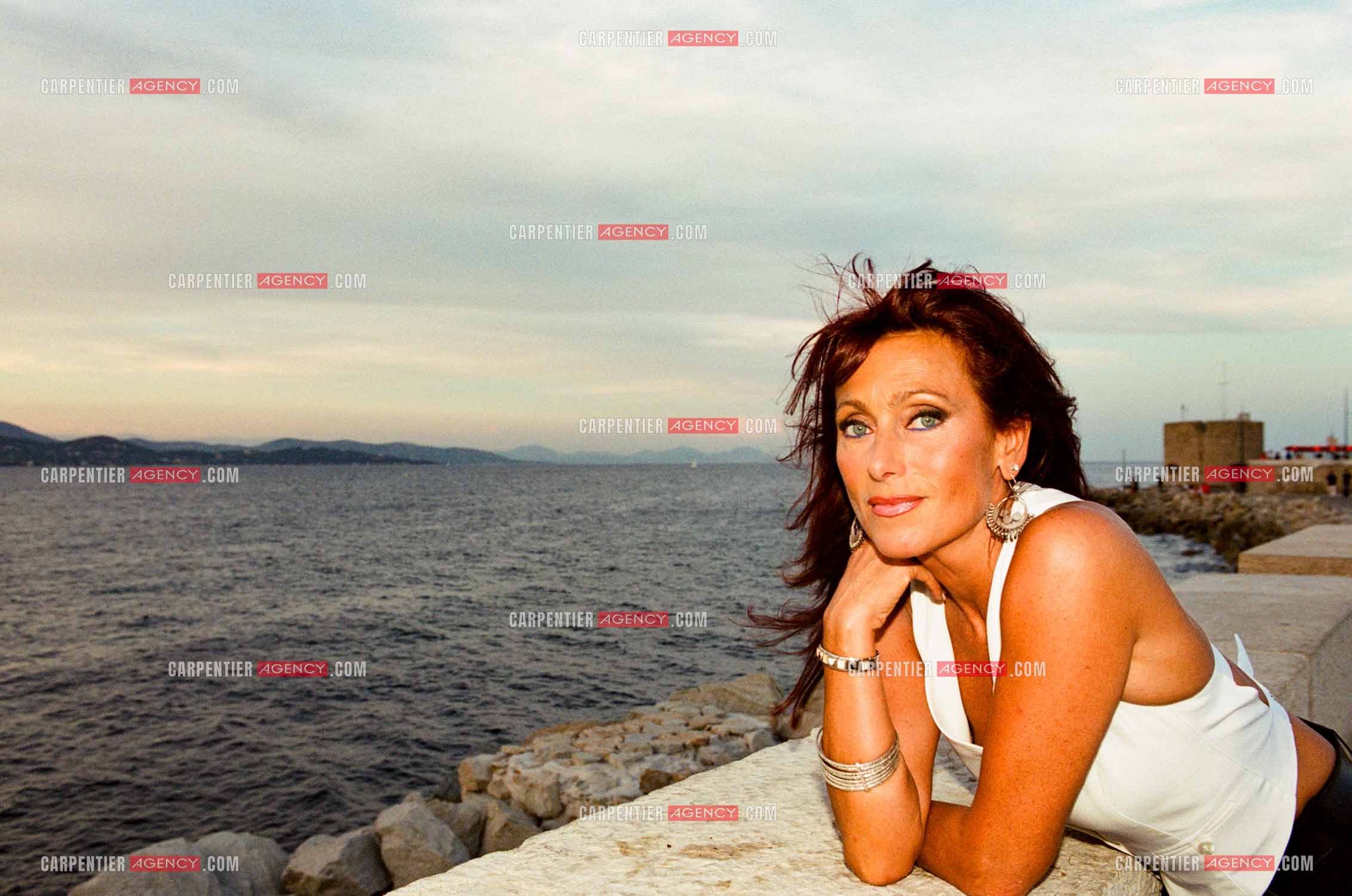 Portrait de la chanteuse Julie Pietri à St Tropez.       ( Exclusif )