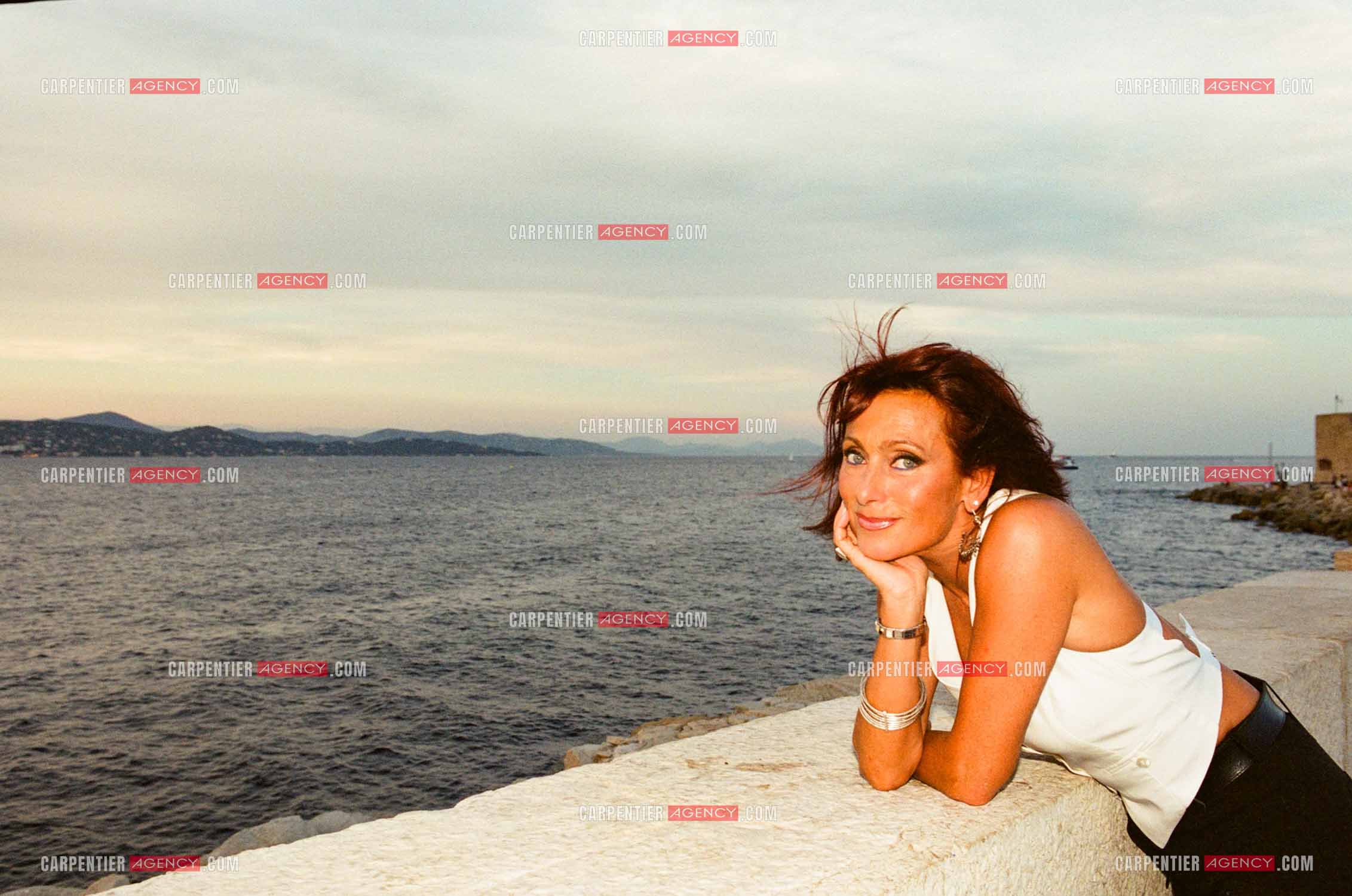 Portrait de la chanteuse Julie Pietri à St Tropez.       ( Exclusif )