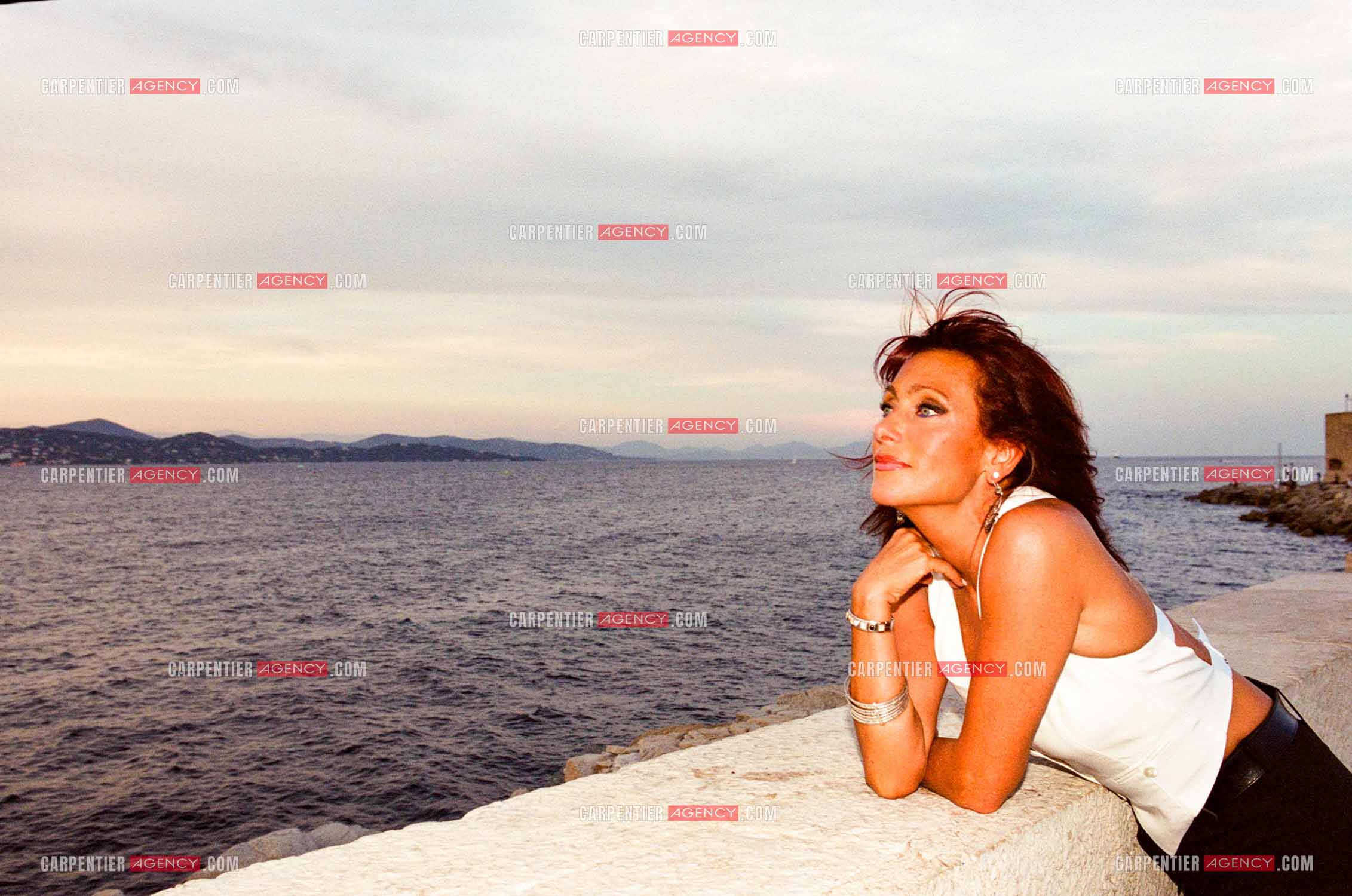 Portrait de la chanteuse Julie Pietri à St Tropez.       ( Exclusif )