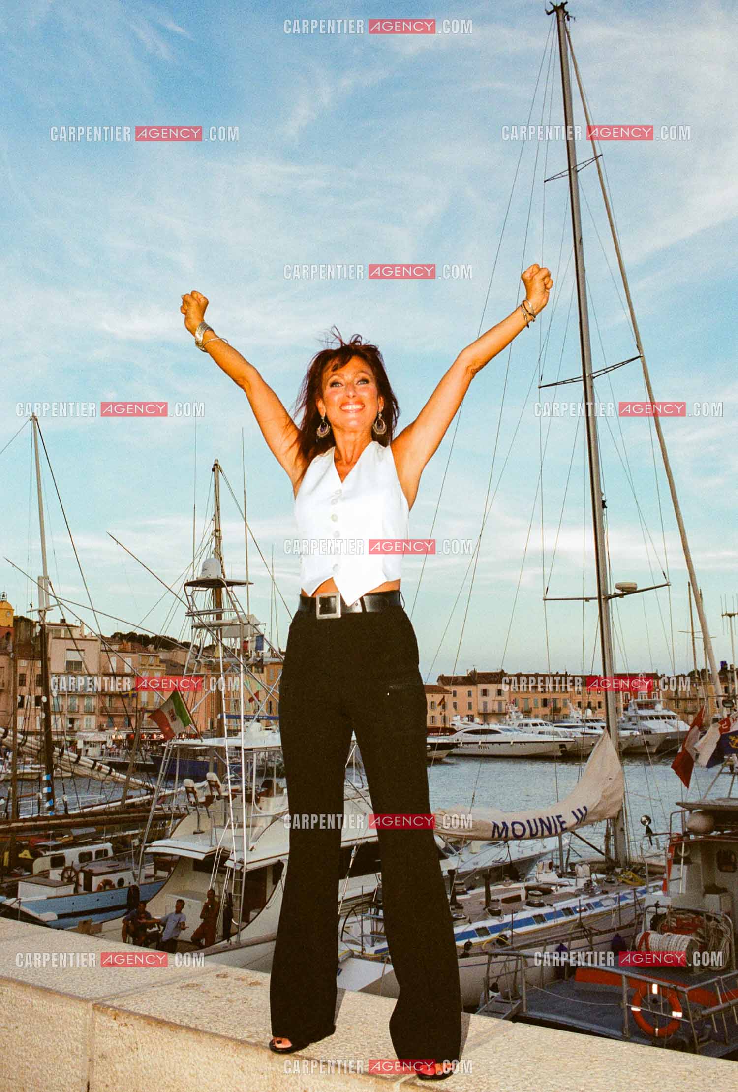 Portrait de la chanteuse Julie Pietri à St Tropez.       ( Exclusif )