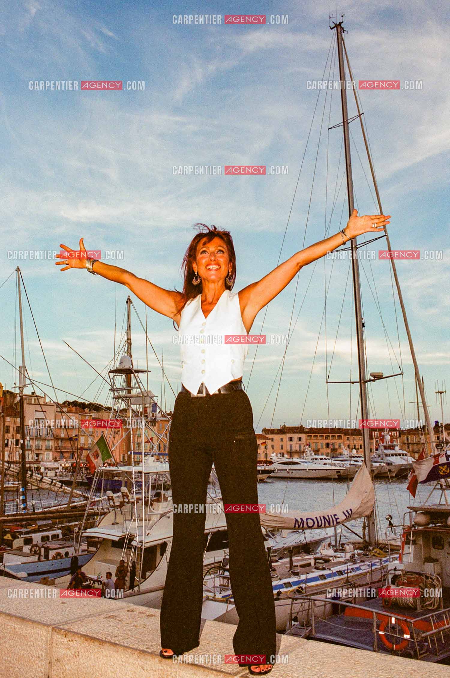 Portrait de la chanteuse Julie Pietri à St Tropez.       ( Exclusif )