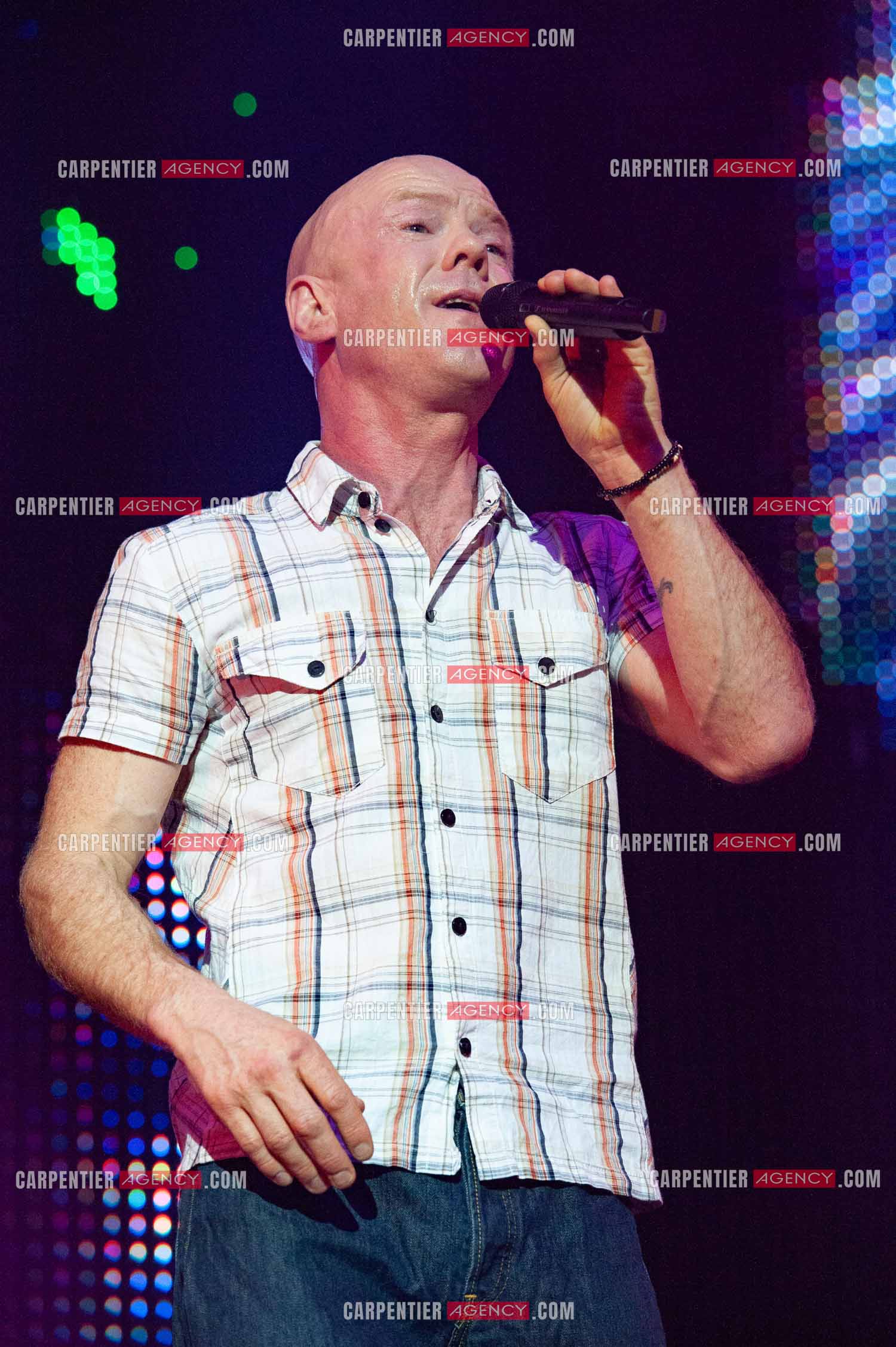 Le chanteur écossais Jimmy Somerville connu pour son tube “ Smalltown Boy “ dans la tournée RFM LOVE 80 au Zénith de Paris en 2010.      ( Exclusif )