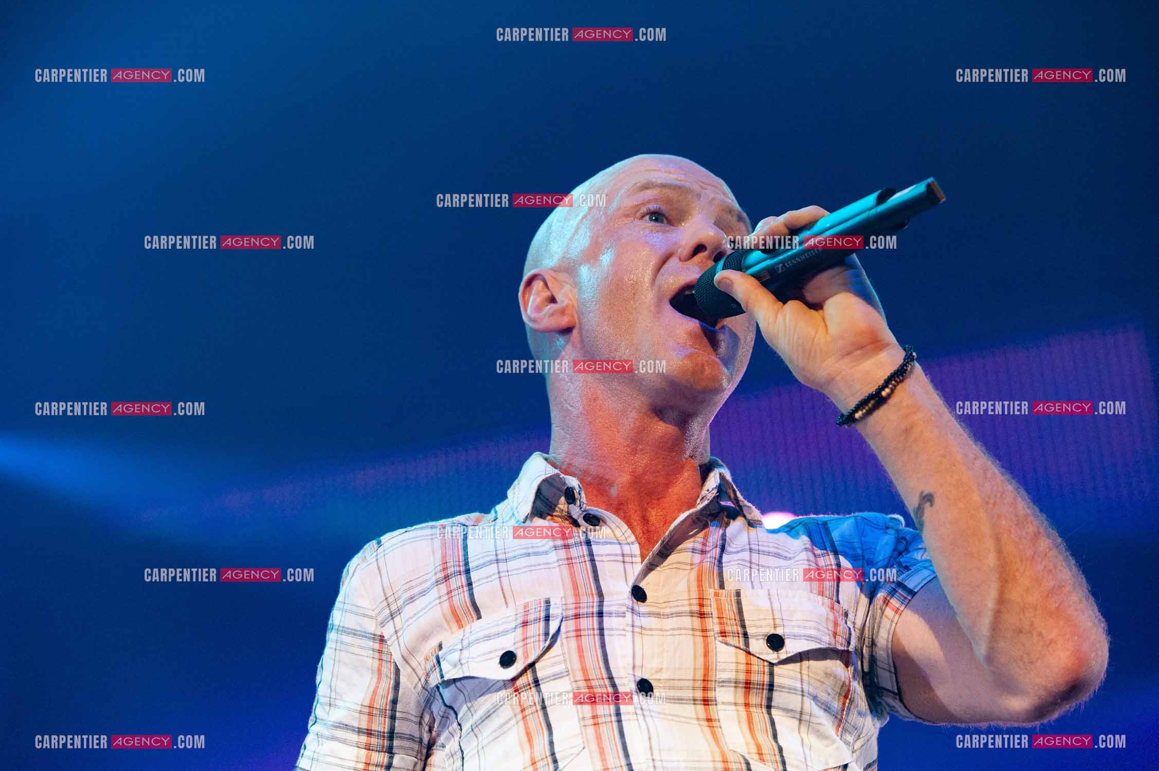 Le chanteur écossais Jimmy Somerville connu pour son tube “ Smalltown Boy “ dans la tournée RFM LOVE 80 au Zénith de Paris en 2010.      ( Exclusif )