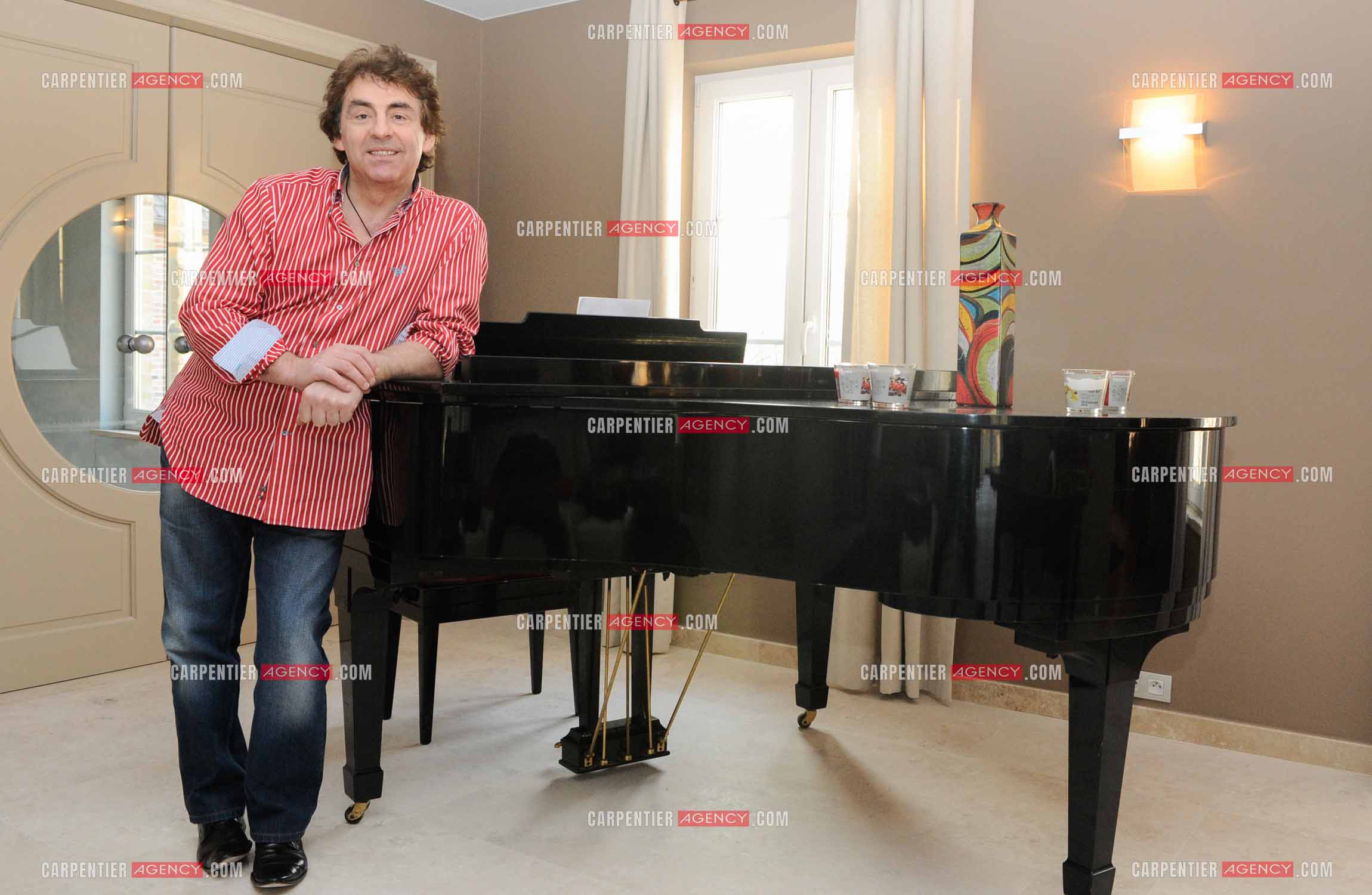 Le chanteur Claude Barzotti chez lui en Belgique en 2011.         ( Exclusif )