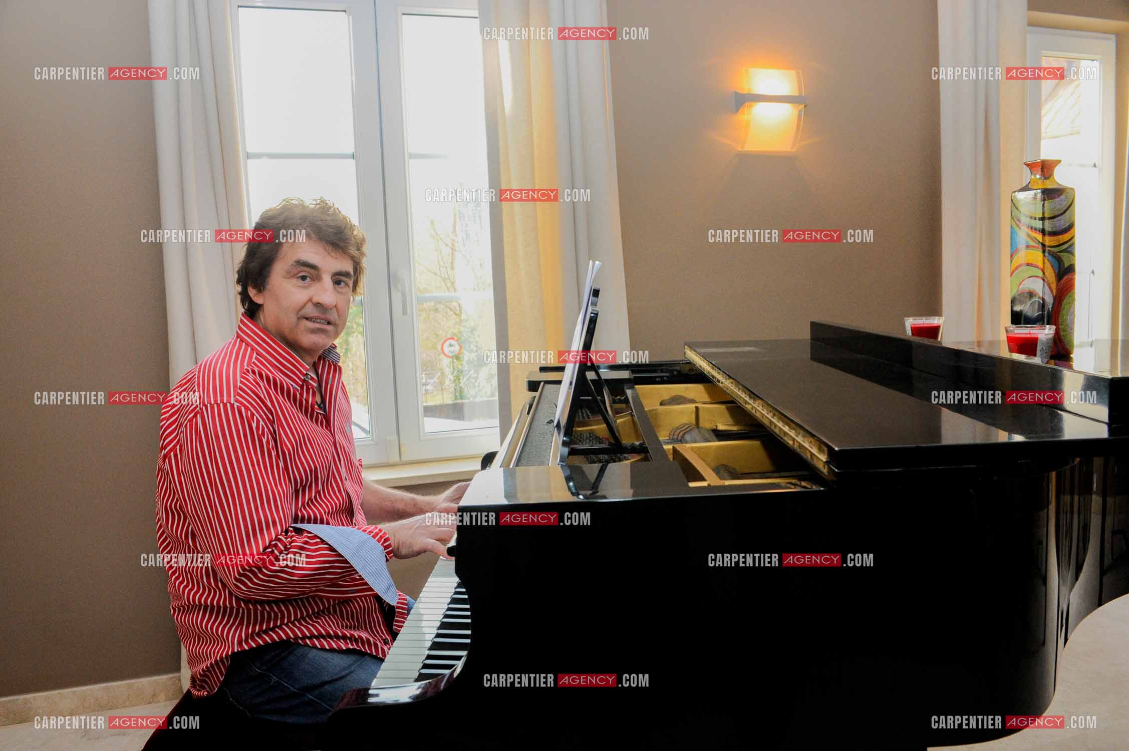 Le chanteur Claude Barzotti chez lui en Belgique en 2011.         ( Exclusif )