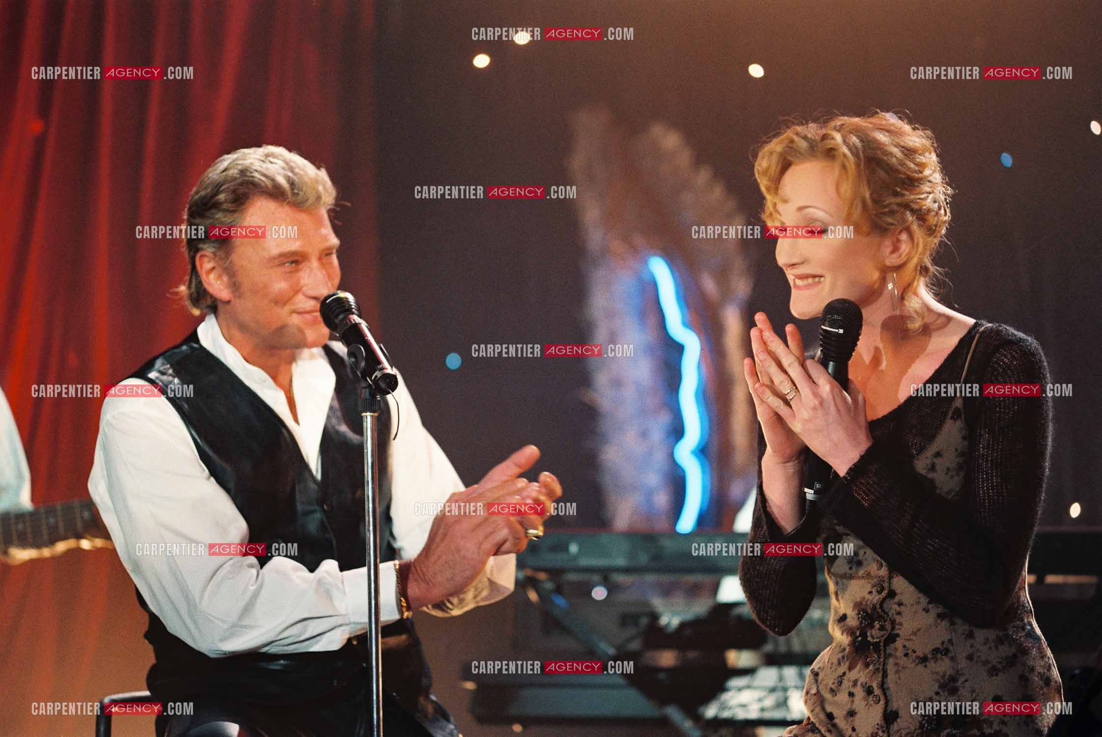 Le chanteur Johnny Hallyday et la chanteuse Patricia Kaas lors de l'enregistrement de l'émission  “ Je te dis vous “ sur TF1.       ( Exclusif )
