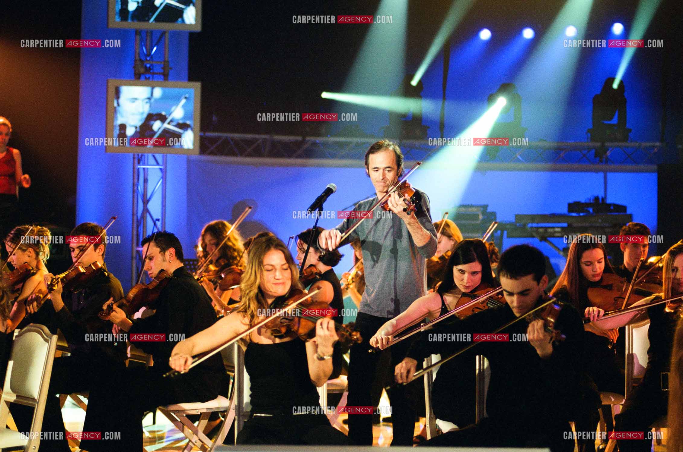Enregistrement  spécial sur TF1. Invité de l'émission, Jean-Jacques Goldman le 18 Mars 2002.    ( Exclusif )
