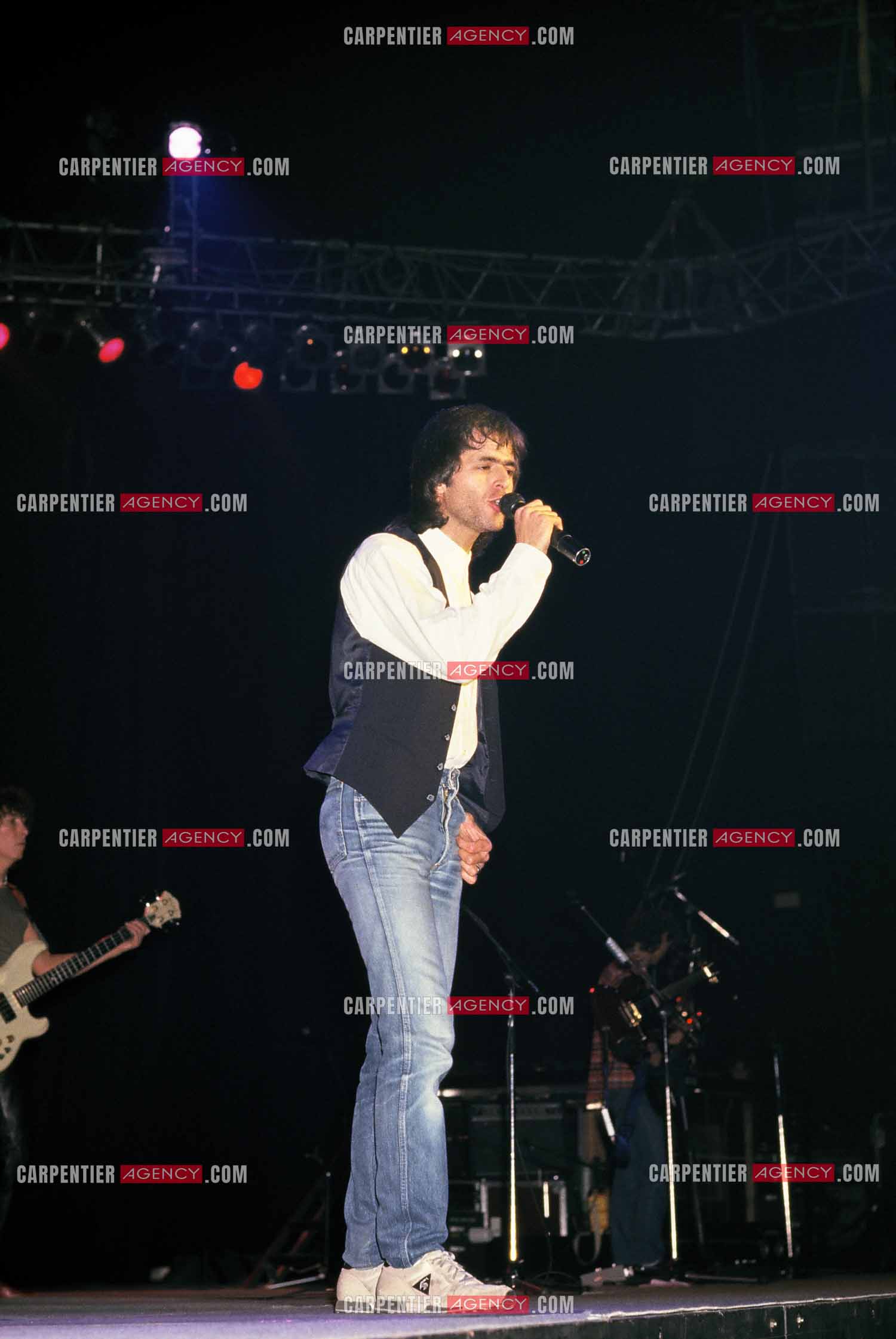 Le chanteur Jean-Jacques en concert au Zénith de Paris le 03 Décembre 1985.