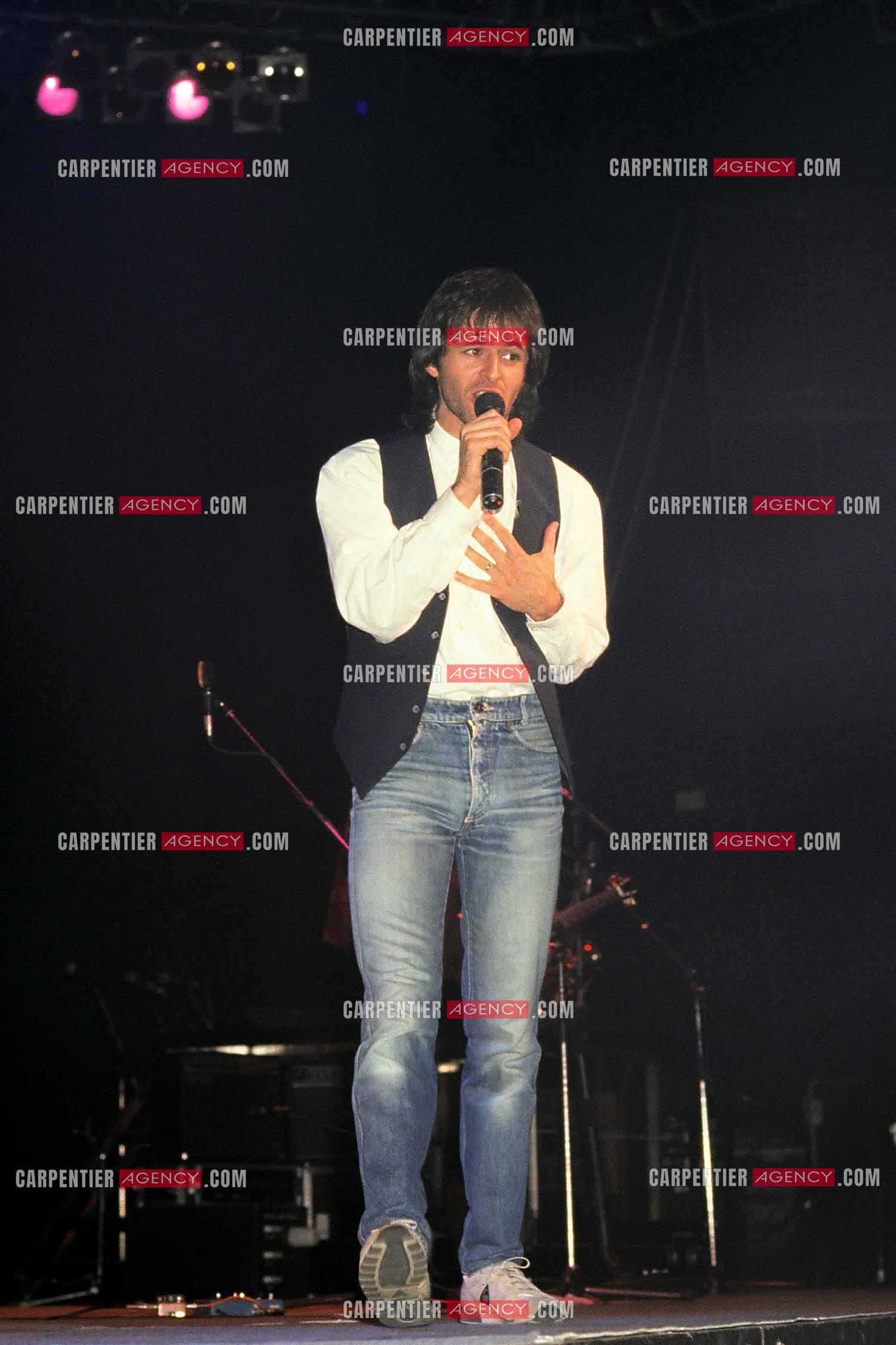 Le chanteur Jean-Jacques en concert au Zénith de Paris le 03 Décembre 1985.