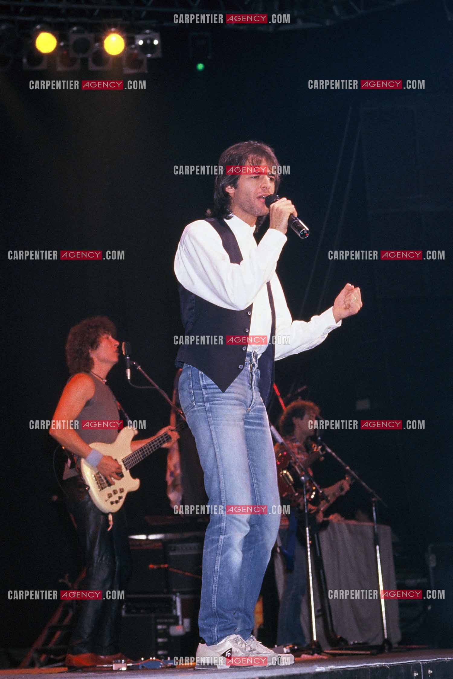 Le chanteur Jean-Jacques en concert au Zénith de Paris le 03 Décembre 1985.