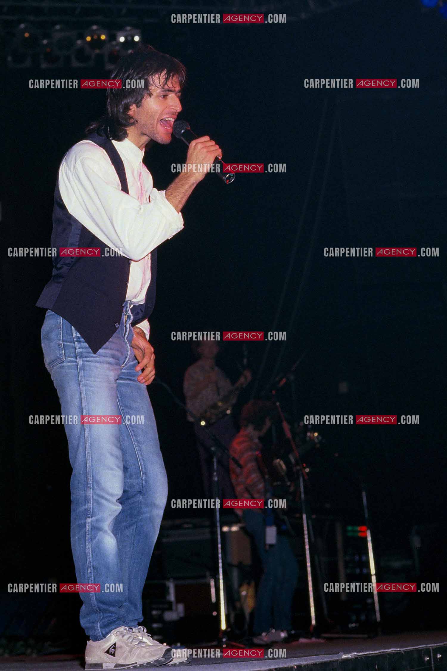 Le chanteur Jean-Jacques en concert au Zénith de Paris le 03 Décembre 1985.