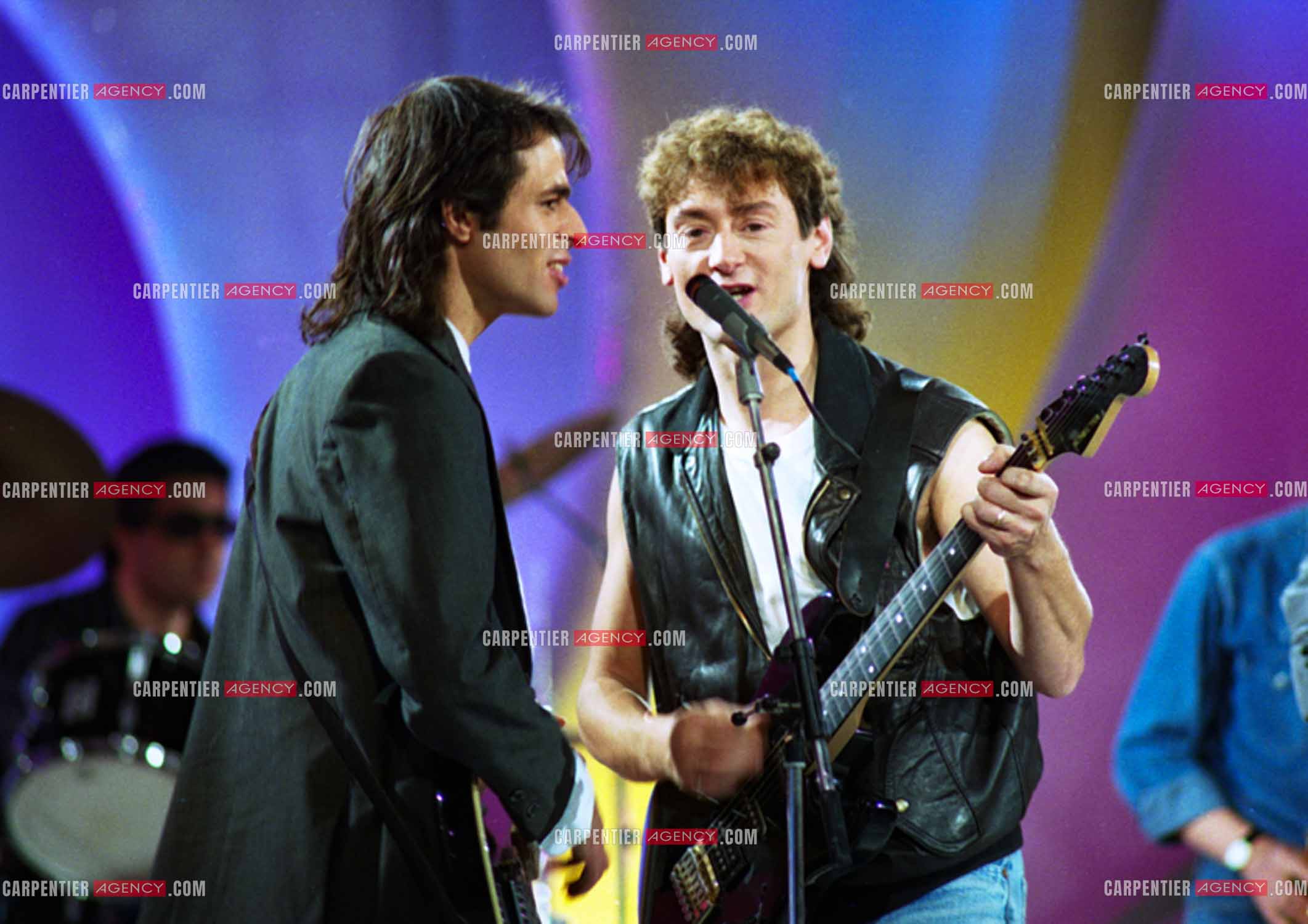 Émission “Champs Élysées“ avec comme invités Jean-Jacques Goldman accompagné par Michael Jones le 06 Déc 1986.