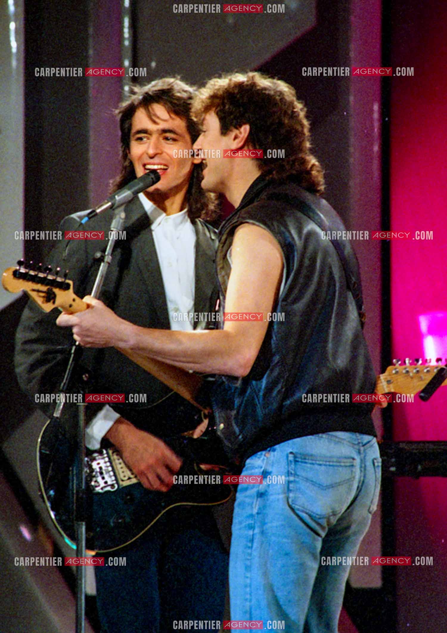 Émission “Champs Élysées“ avec comme invités Jean-Jacques Goldman accompagné par Michael Jones le 06 Déc 1986.