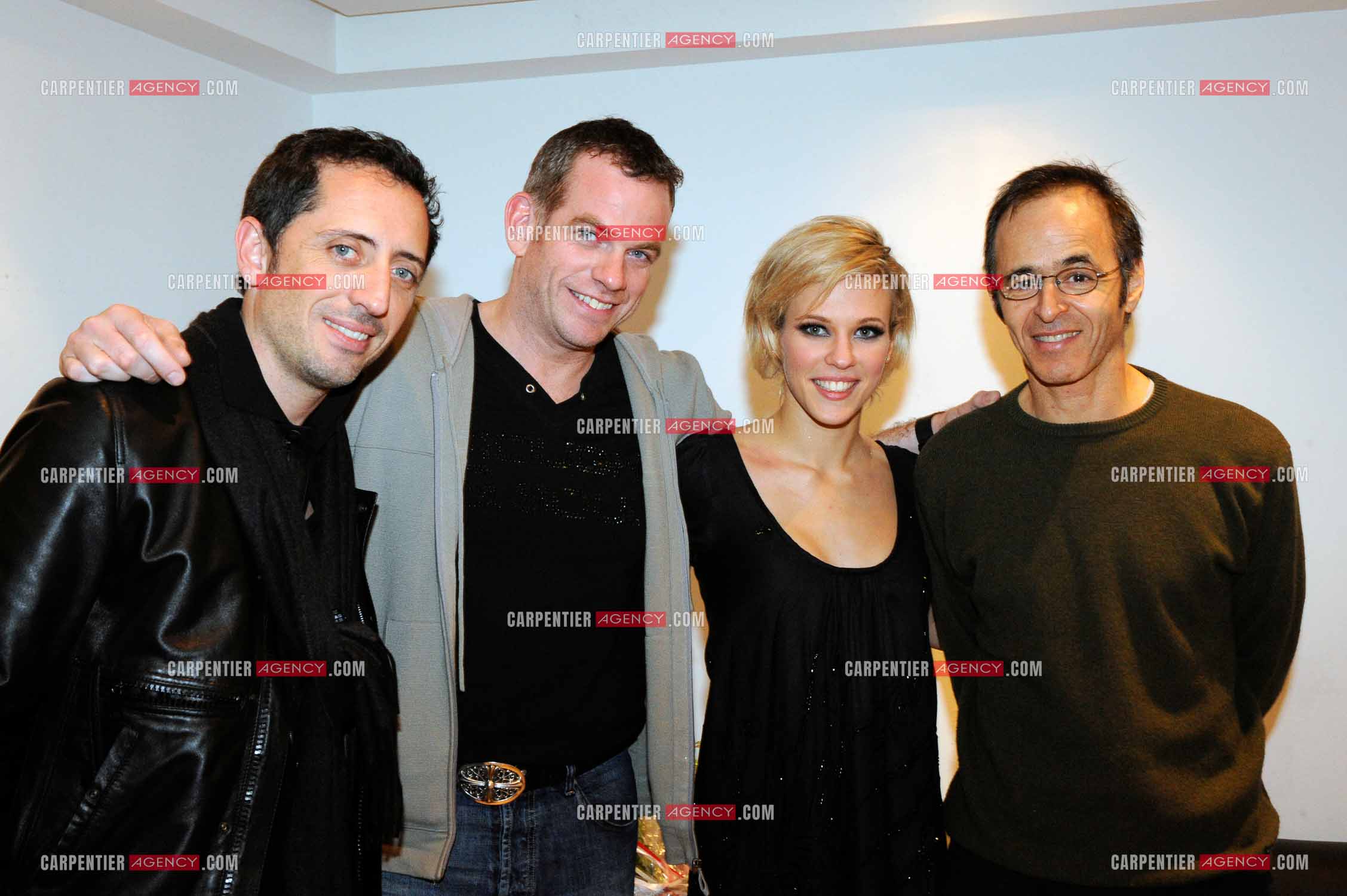Dernière date de la tournée de Lorie Pester à Marseille “ LA TOURNÉE DE LAURE “ le 16 Déc 2008. Lorie dans sa loge entourée de l'humoriste Gad Elmaleh, son fiancé Garou et Jean-Jacques Goldman.   ( Exclusif )