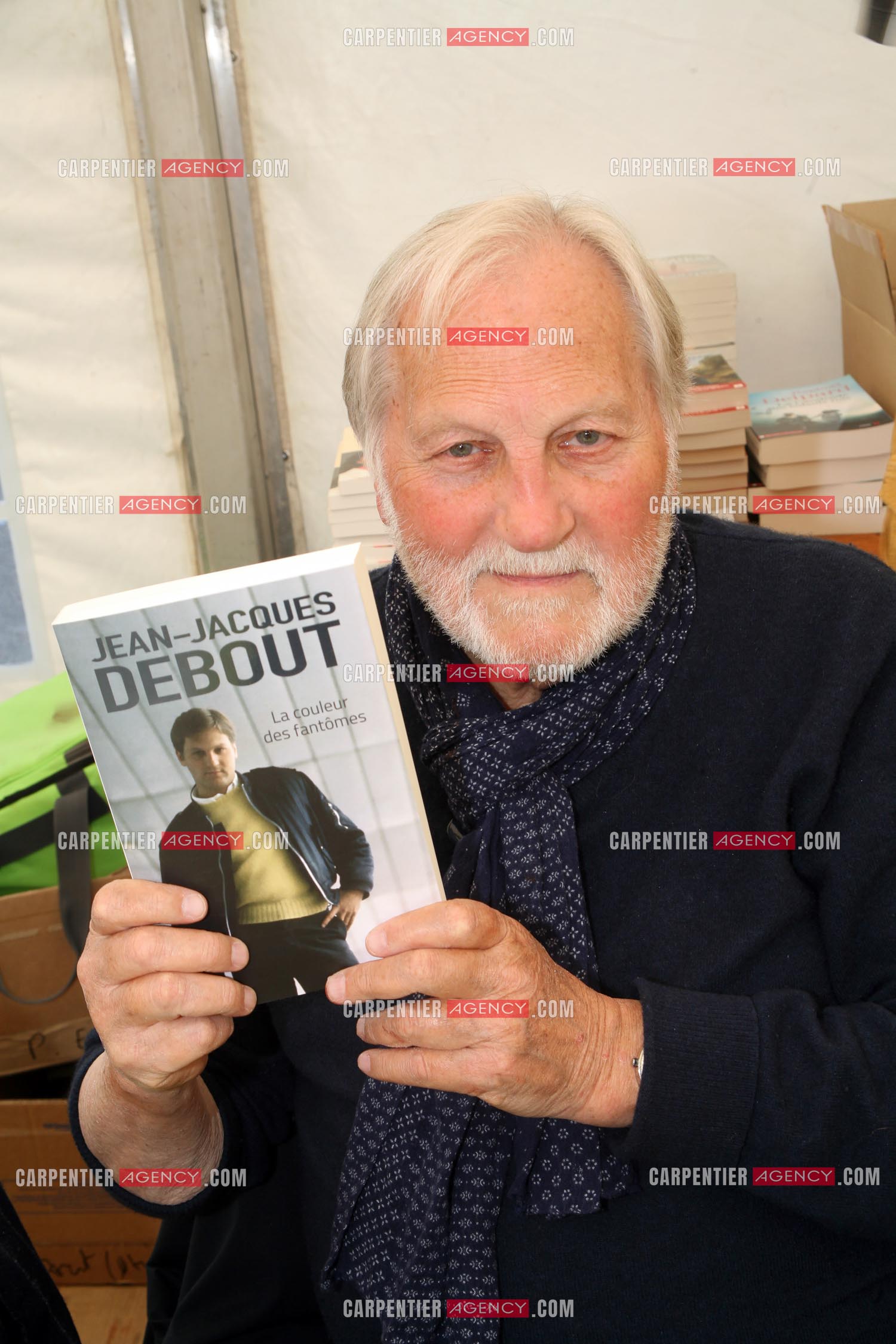 35ème Salon du livre de Cosne-sur-Loire. Le chanteur et auteur Jean-Jacques Debout.  ( Exclusif )