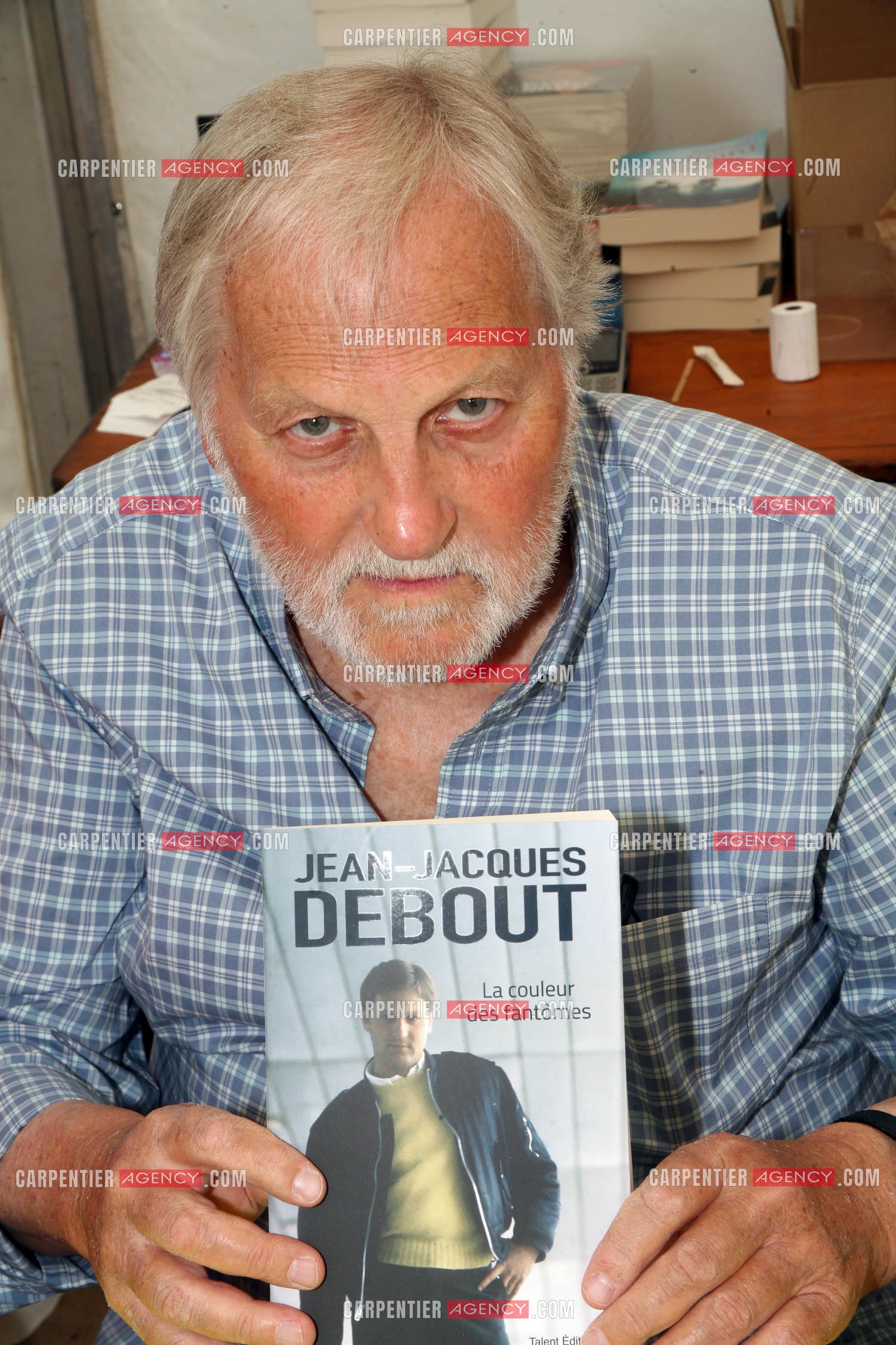 35ème Salon du livre de Cosne-sur-Loire. Le chanteur et auteur Jean-Jacques Debout.  ( Exclusif )