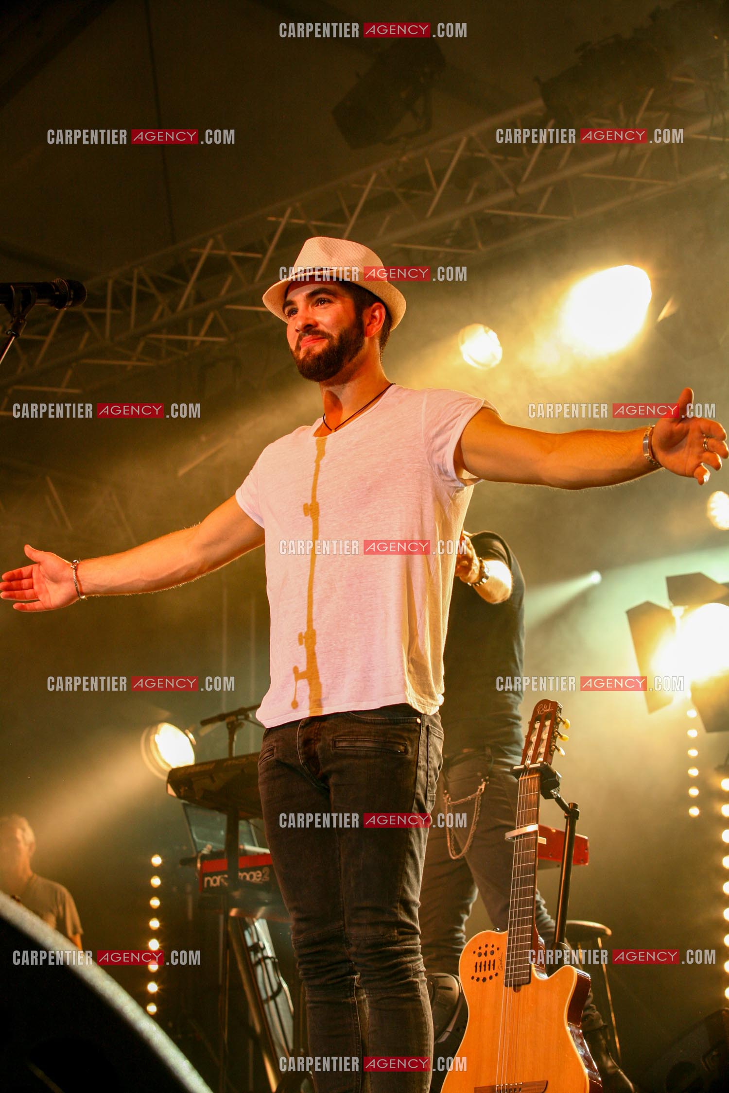 Le chanteur Kendji Girac en concert au Parc St Paul à Beauvais le 24 mai 2024.
