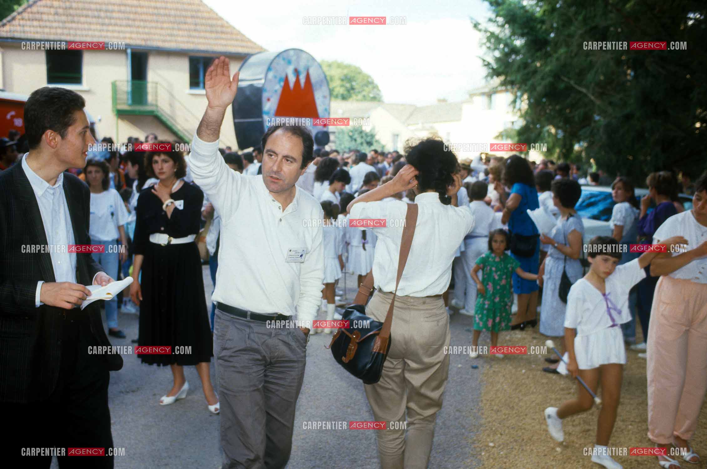 Jean-Luc Lahaye et sa femme Aurélie inaugurent un nouveau centre pour que les jeunes défavorisés “ Cent Familles “ puissent venir en colonie de vacances à la Coquille en Dordogne dans l'ancien monastère bouddhiste zen Kanshôji. Le chanteur Michel Delpech présent pour cette inauguration.      ( Exclusif )
