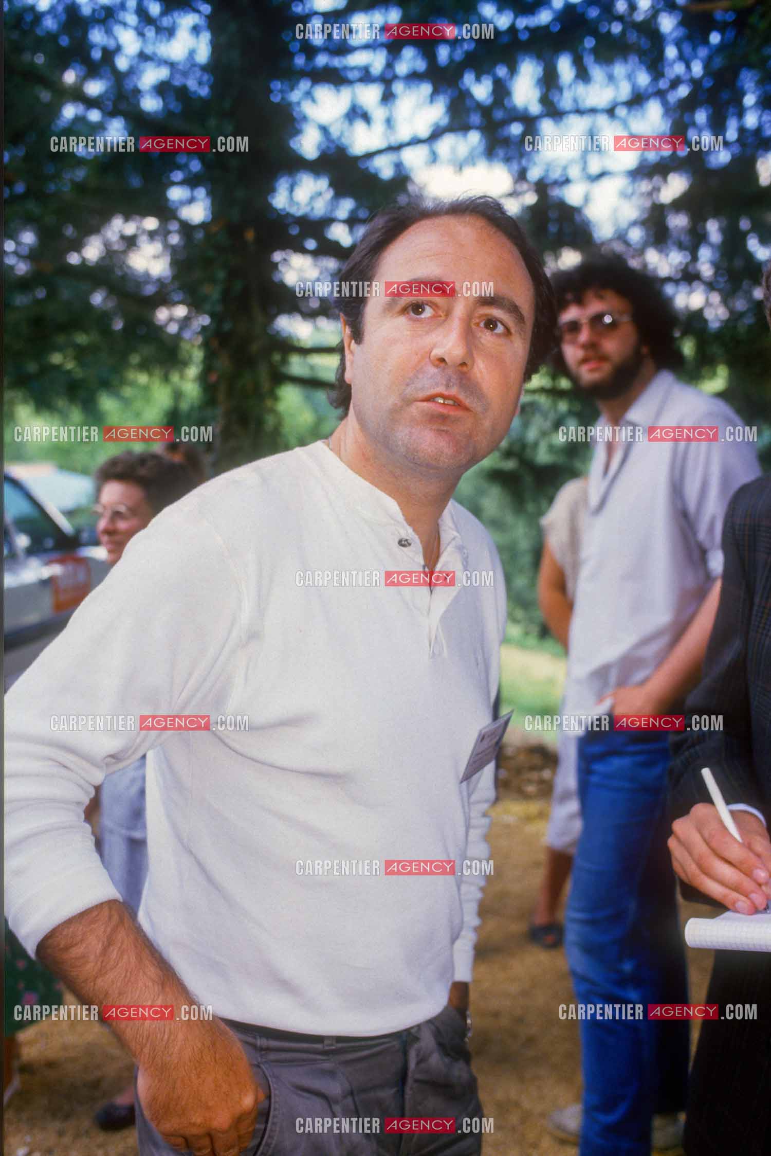 Jean-Luc Lahaye et sa femme Aurélie inaugurent un nouveau centre pour que les jeunes défavorisés “ Cent Familles “ puissent venir en colonie de vacances à la Coquille en Dordogne dans l'ancien monastère bouddhiste zen Kanshôji. Le chanteur Michel Delpech présent pour cette inauguration.      ( Exclusif )