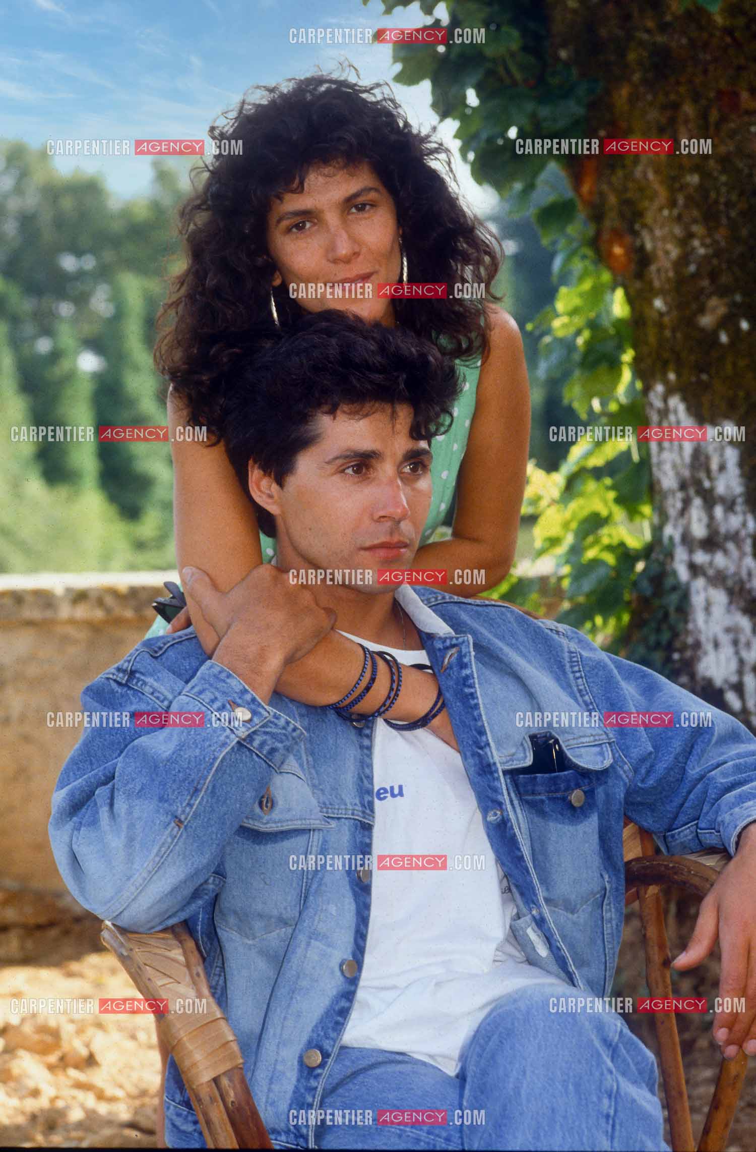 Jean-Luc Lahaye et sa femme Aurélie inaugurent un nouveau centre pour que les jeunes défavorisés “ Cent Familles “ puissent venir en colonie de vacances à la Coquille en Dordogne dans l'ancien monastère bouddhiste zen Kanshôji.  ( Exclusif )