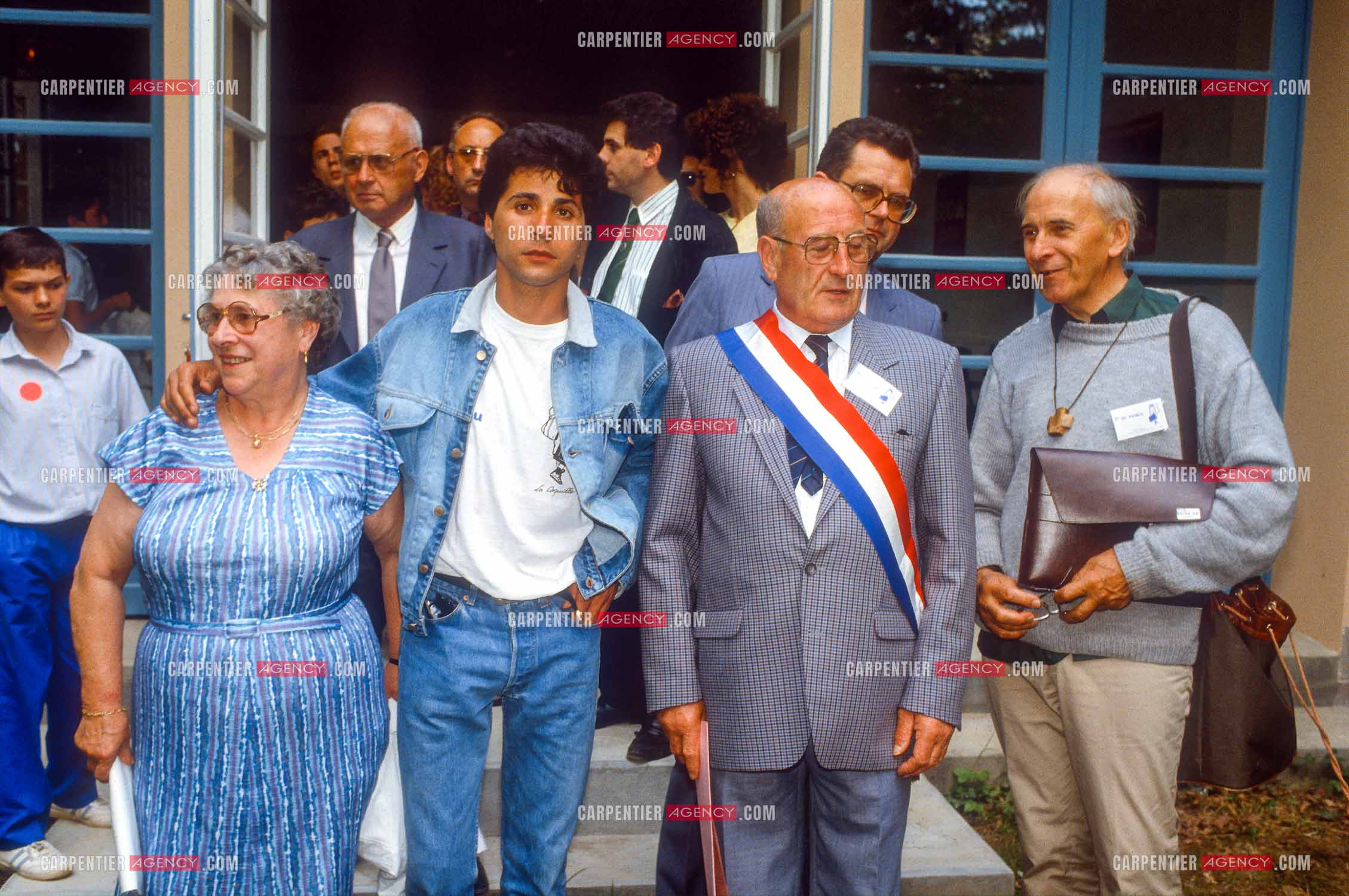 Jean-Luc Lahaye et sa femme Aurélie en présence du Maire de La Coquille Henri Frugier, inaugurent un nouveau centre pour que les jeunes défavorisés “ Cent Familles “ puissent venir en colonie de vacances à la Coquille en Dordogne dans l'ancien monastère bouddhiste zen Kanshôji.  ( Exclusif )