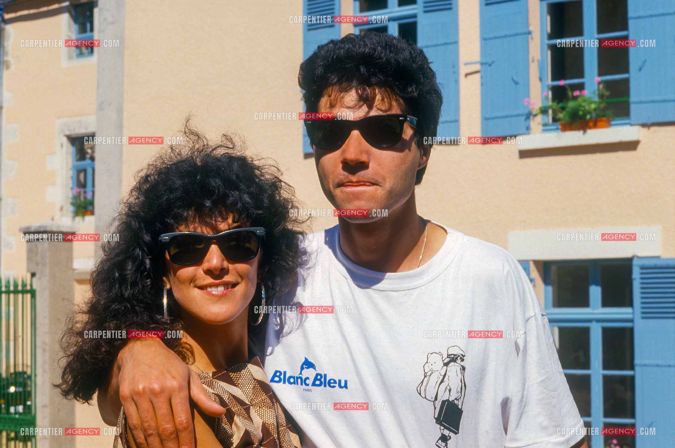 Jean-Luc Lahaye et sa femme Aurélie inaugurent un nouveau centre pour que les jeunes défavorisés “ Cent Familles “ puissent venir en colonie de vacances à la Coquille en Dordogne dans l'ancien monastère bouddhiste zen Kanshôji.  ( Exclusif )