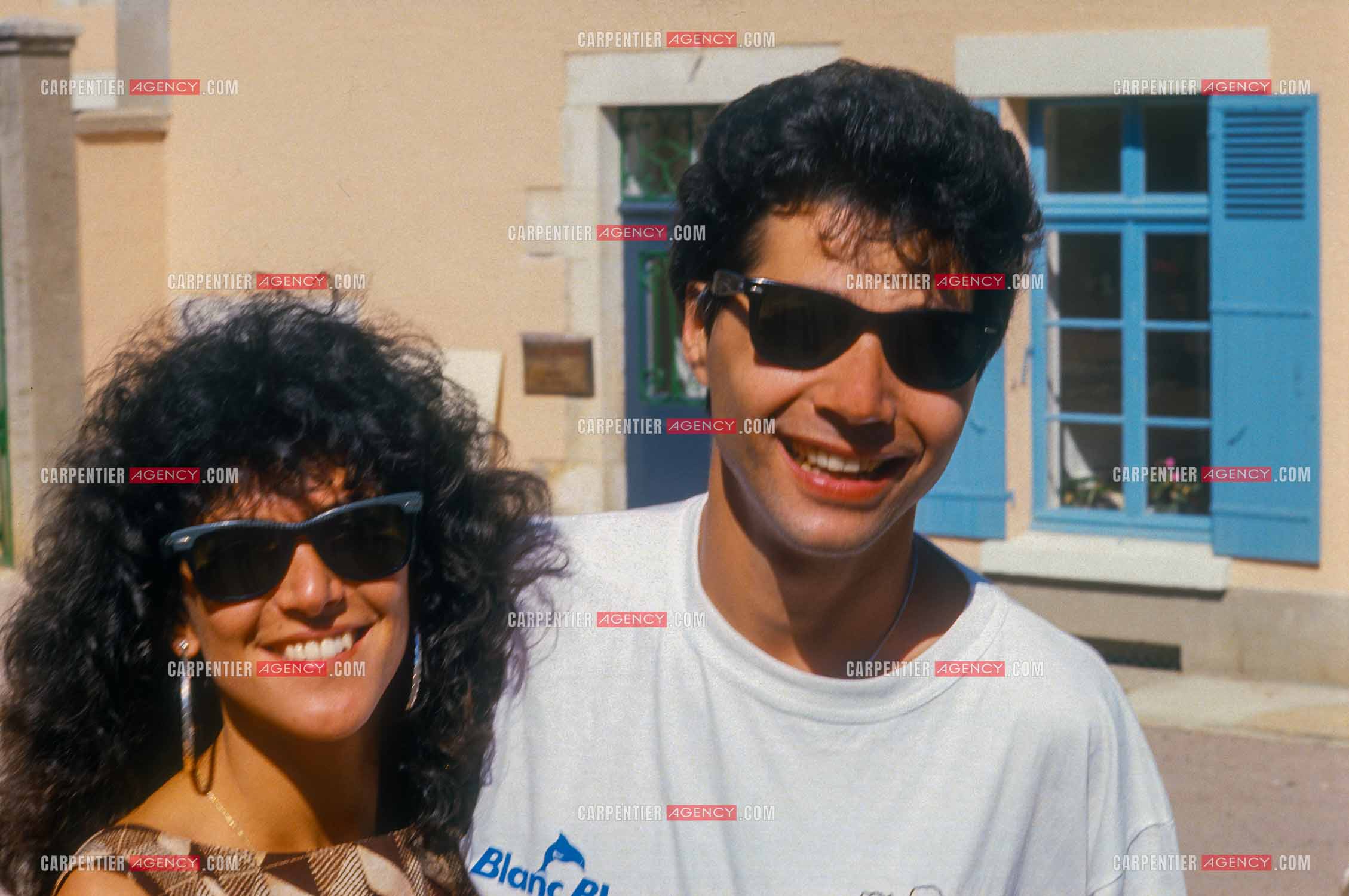 Jean-Luc Lahaye et sa femme Aurélie inaugurent un nouveau centre pour que les jeunes défavorisés “ Cent Familles “ puissent venir en colonie de vacances à la Coquille en Dordogne dans l'ancien monastère bouddhiste zen Kanshôji.  ( Exclusif )