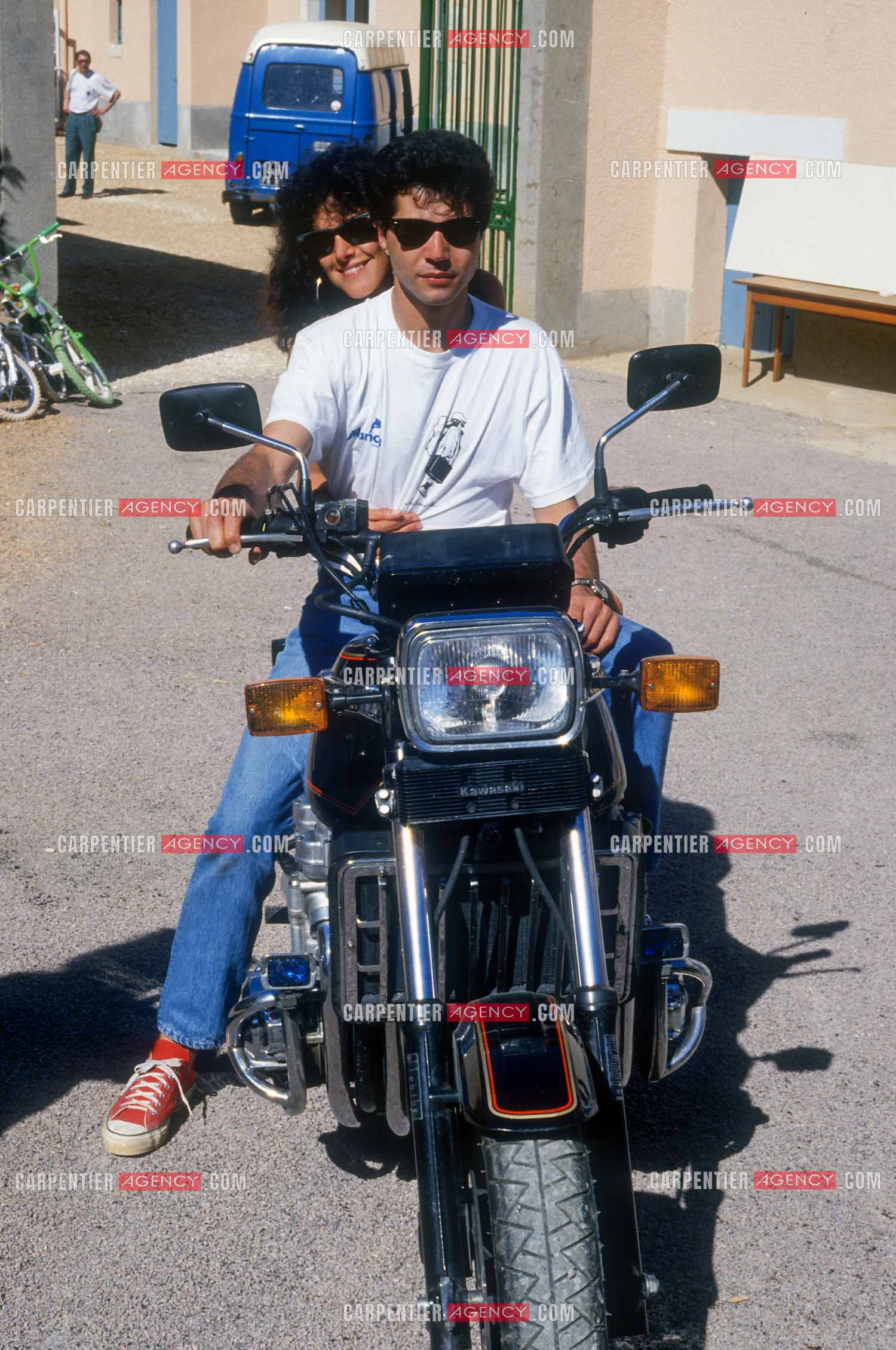 Jean-Luc Lahaye et sa femme Aurélie inaugurent un nouveau centre pour que les jeunes défavorisés “ Cent Familles “ puissent venir en colonie de vacances à la Coquille en Dordogne dans l'ancien monastère bouddhiste zen Kanshôji.  ( Exclusif )