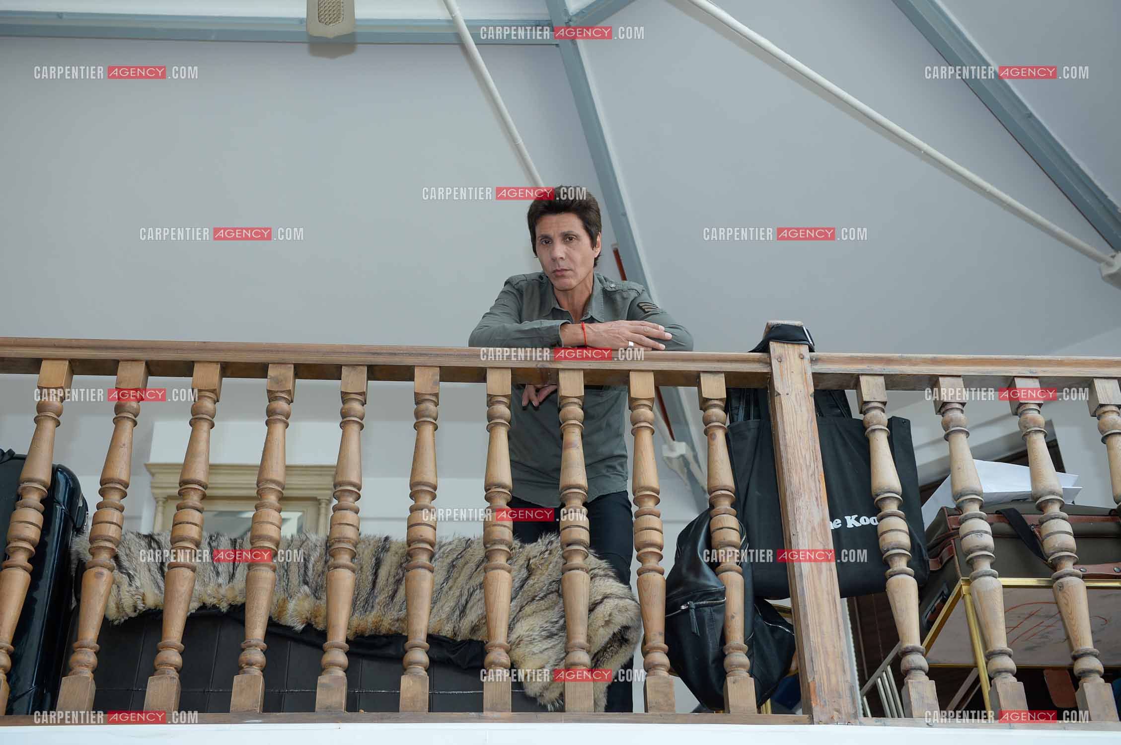 Rendez-vous privé pour un sujet presse chez le chanteur Jean-Luc Lahaye dans son duplex parisien.  ( Exclusif )