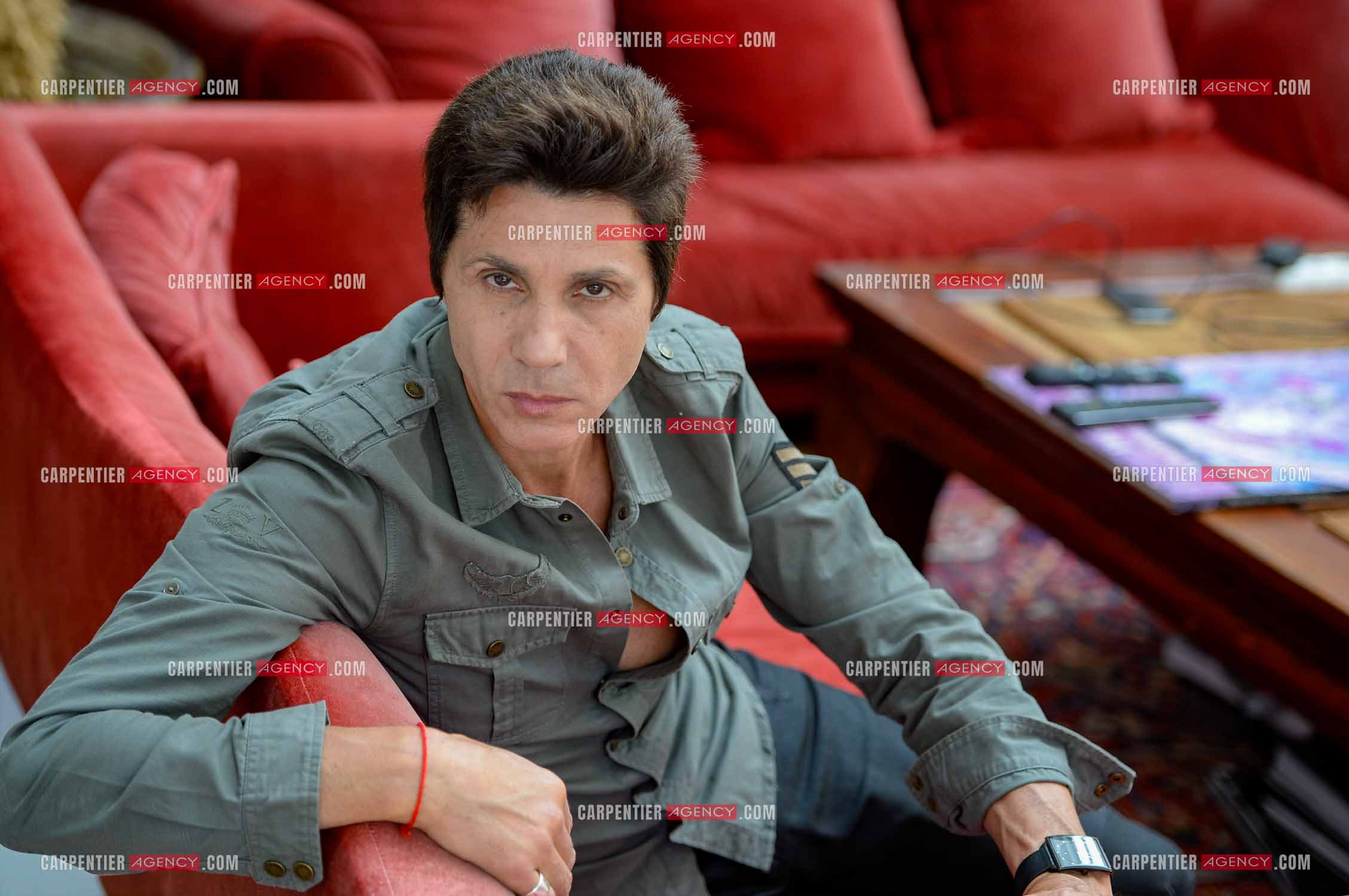 Rendez-vous privé pour un sujet presse chez le chanteur Jean-Luc Lahaye dans son duplex parisien.  ( Exclusif )