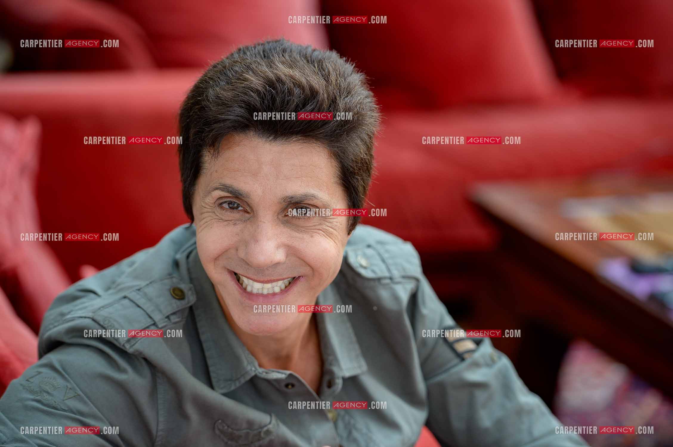 Rendez-vous privé pour un sujet presse chez le chanteur Jean-Luc Lahaye dans son duplex parisien.  ( Exclusif )