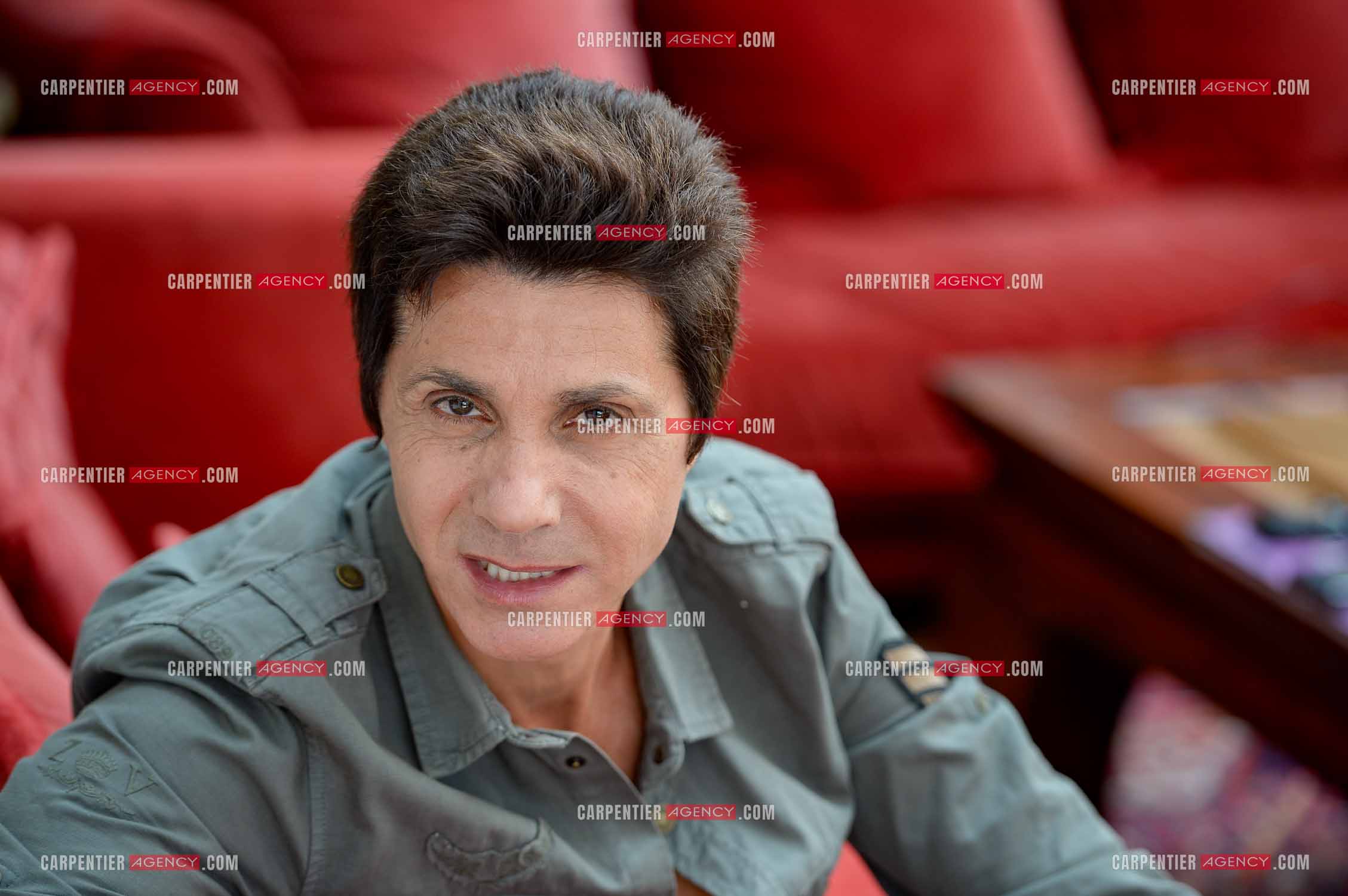 Rendez-vous privé pour un sujet presse chez le chanteur Jean-Luc Lahaye dans son duplex parisien.  ( Exclusif )