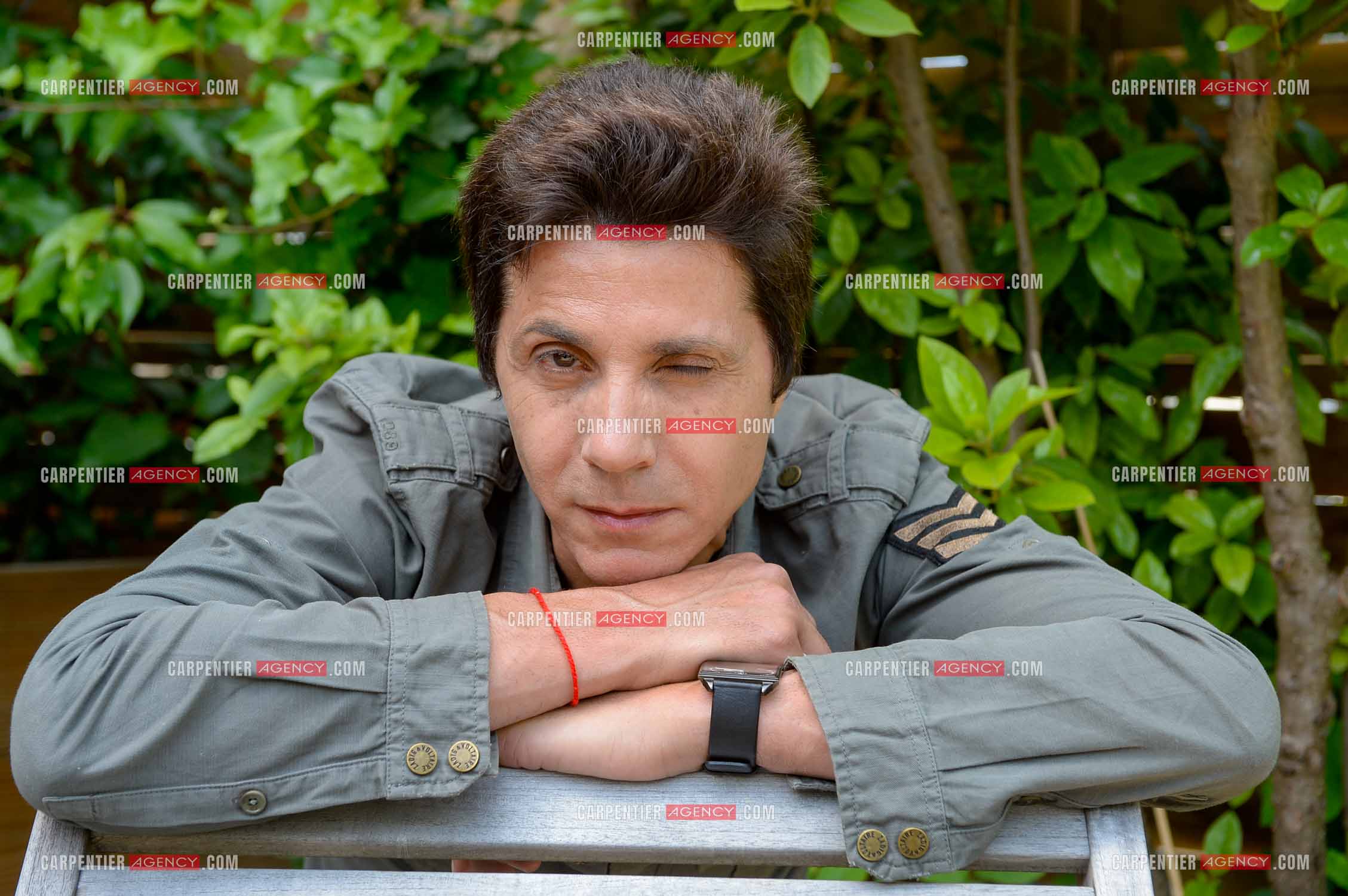 Rendez-vous privé pour un sujet presse chez le chanteur Jean-Luc Lahaye dans son duplex parisien.  ( Exclusif )