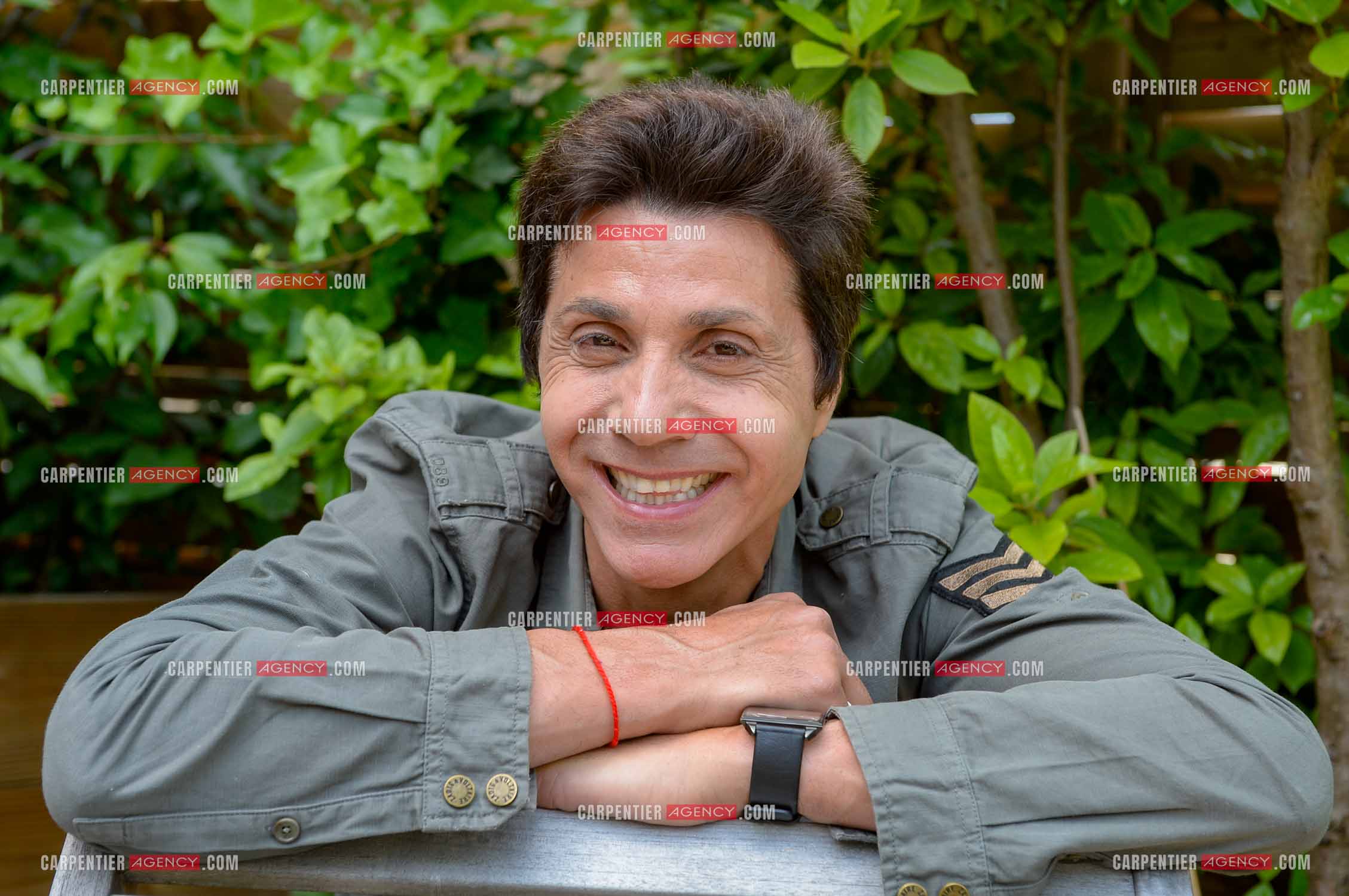 Rendez-vous privé pour un sujet presse chez le chanteur Jean-Luc Lahaye dans son duplex parisien.  ( Exclusif )