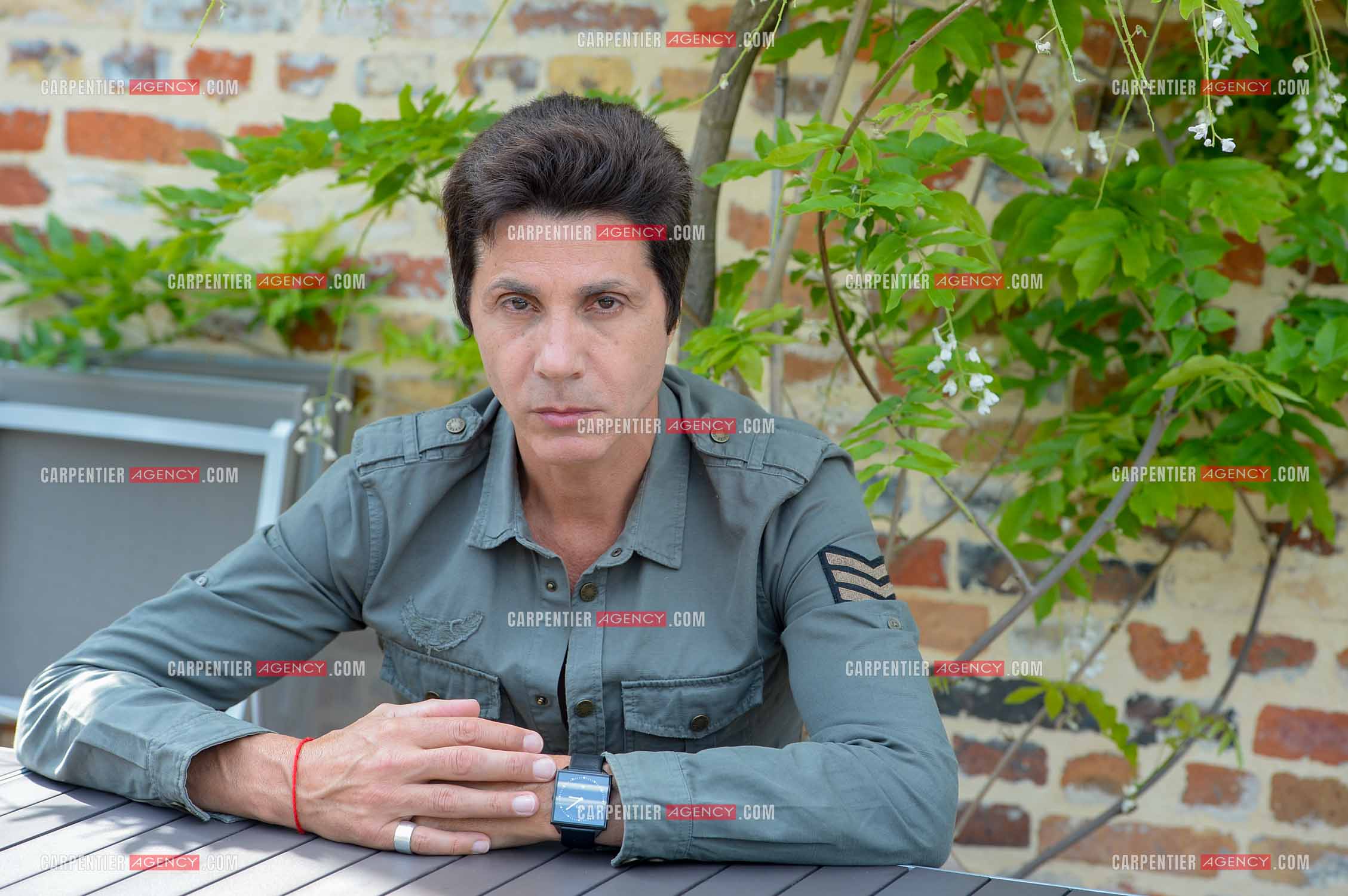 Rendez-vous privé pour un sujet presse chez le chanteur Jean-Luc Lahaye dans son duplex parisien.  ( Exclusif )