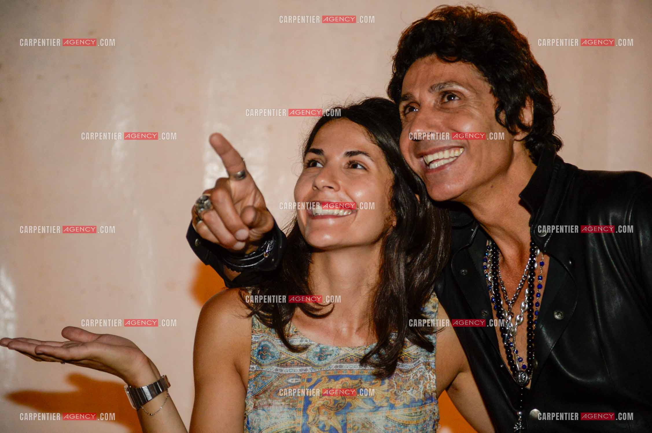 Le chanteur Jean-Luc Lahaye avec sa deuxième fille Gloria. Gloria vient d'accoucher de son premier enfant une petite fille nommée Lou née le 20 septembre 2025 à l'hôpital Grâce de Monaco à 02h29 du matin.  ( Exclusif )