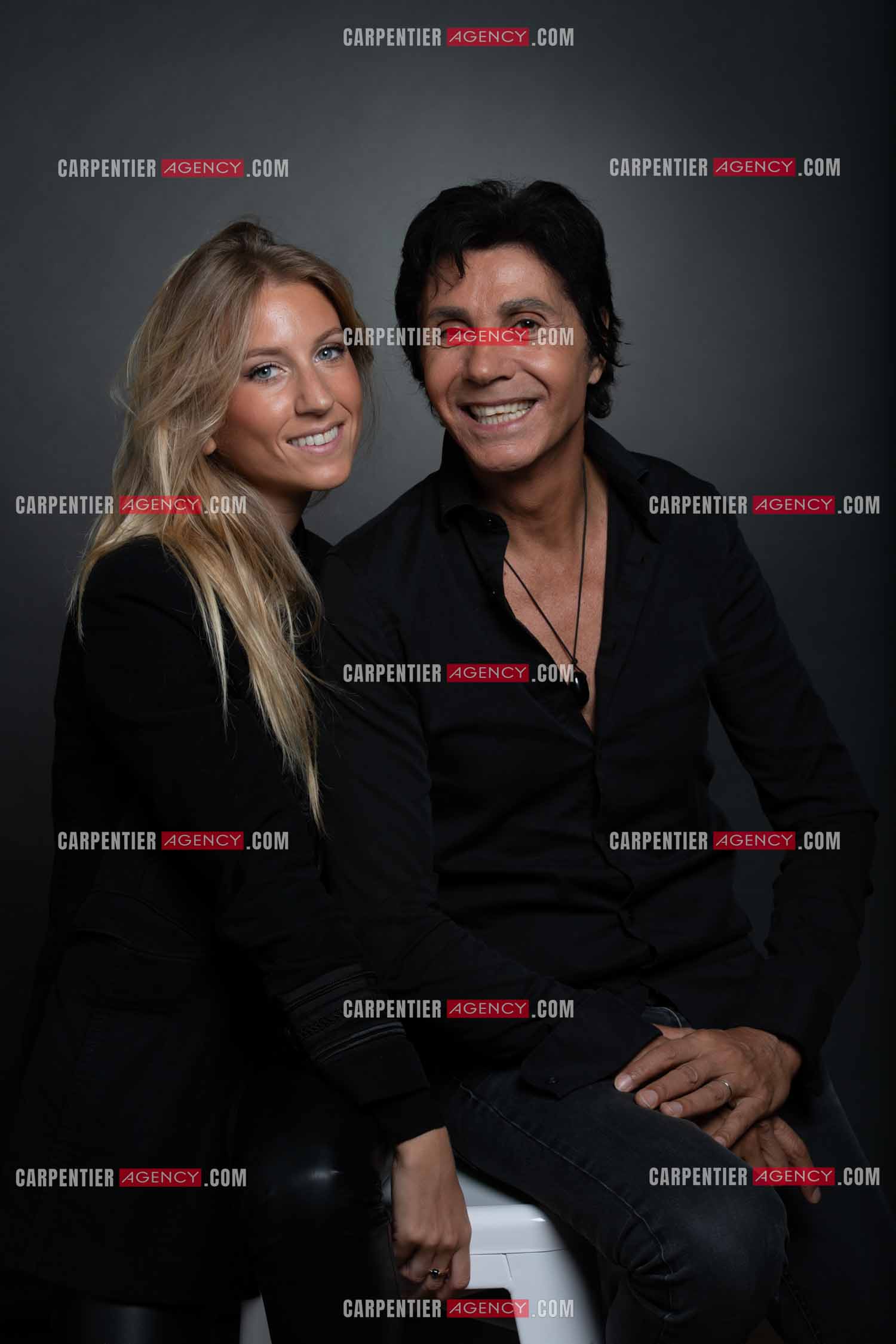 Le chanteur Jean-Luc Lahaye et sa compagne Paola vont se marier demain le 02 juillet à Paris à la mairie du 18 èm arrondissement. ( Exclusif )