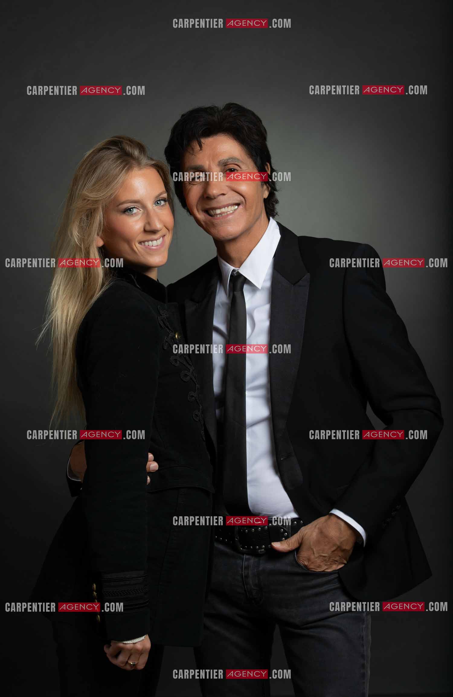 Le chanteur Jean-Luc Lahaye et sa compagne Paola vont se marier demain le 02 juillet à Paris à la mairie du 18 èm arrondissement. ( Exclusif )