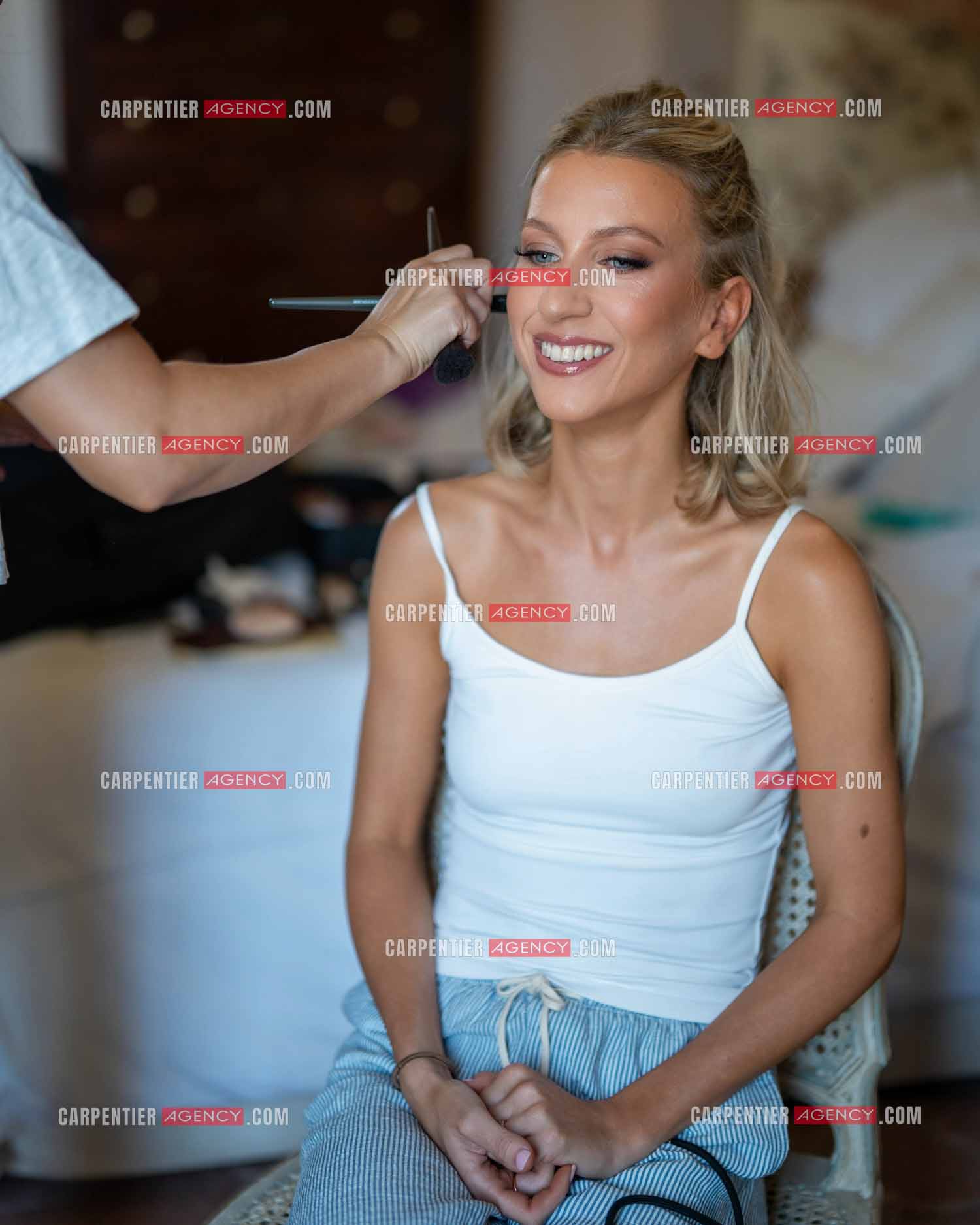 Mariage entre Jean-Luc Lahaye et Paola Aubin à la mairie du 18 èm arrondissement de Paris, et la cérémonie religieuse au château de Janvry.  ( Exclusif )