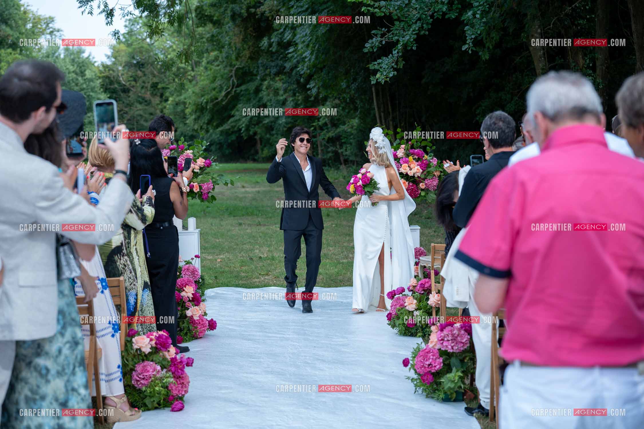 Mariage entre Jean-Luc Lahaye et Paola Aubin à la mairie du 18 èm arrondissement de Paris, et la cérémonie religieuse au château de Janvry.  ( Exclusif )
