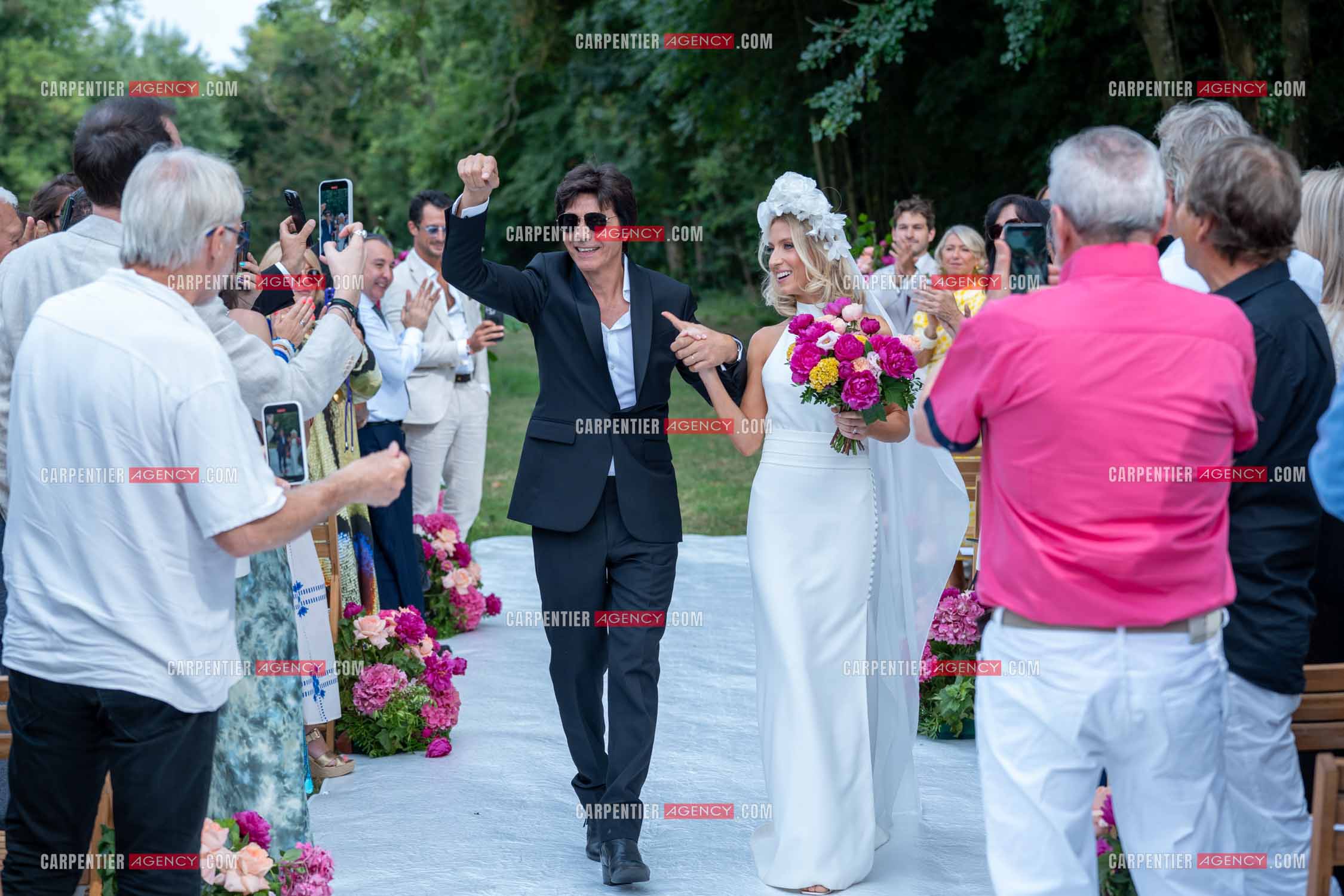 Mariage entre Jean-Luc Lahaye et Paola Aubin à la mairie du 18 èm arrondissement de Paris, et la cérémonie religieuse au château de Janvry.  ( Exclusif )