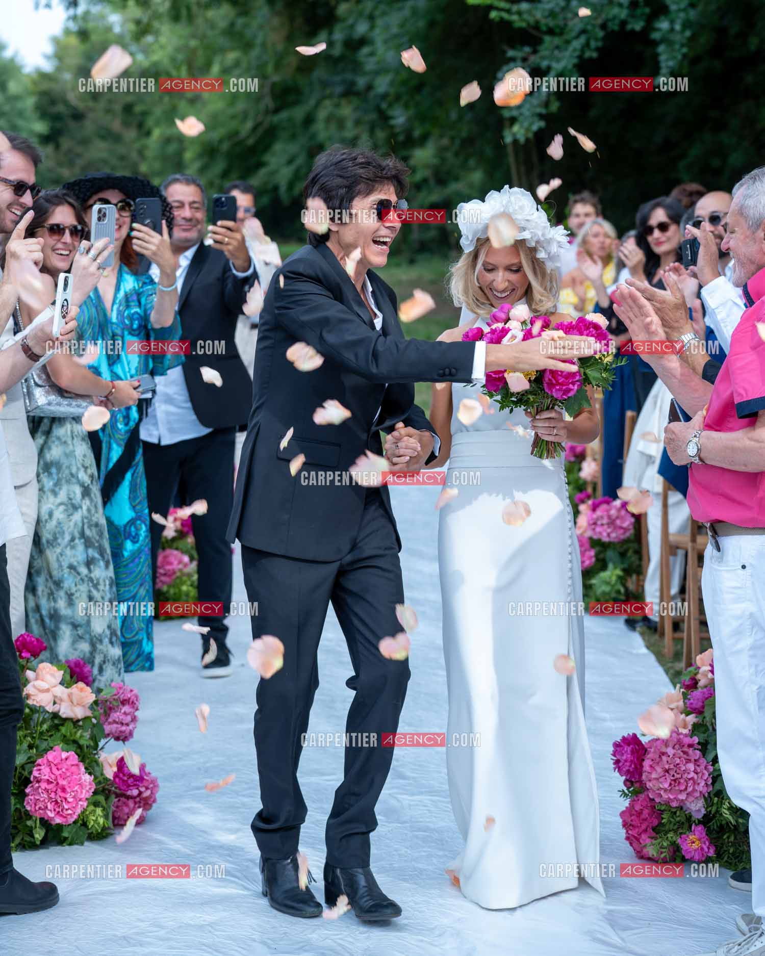 Mariage entre Jean-Luc Lahaye et Paola Aubin à la mairie du 18 èm arrondissement de Paris, et la cérémonie religieuse au château de Janvry.  ( Exclusif )