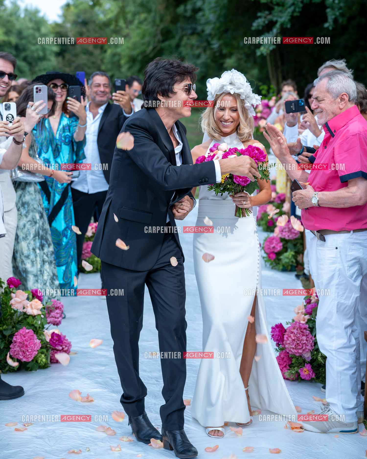 Mariage entre Jean-Luc Lahaye et Paola Aubin à la mairie du 18 èm arrondissement de Paris, et la cérémonie religieuse au château de Janvry.  ( Exclusif )