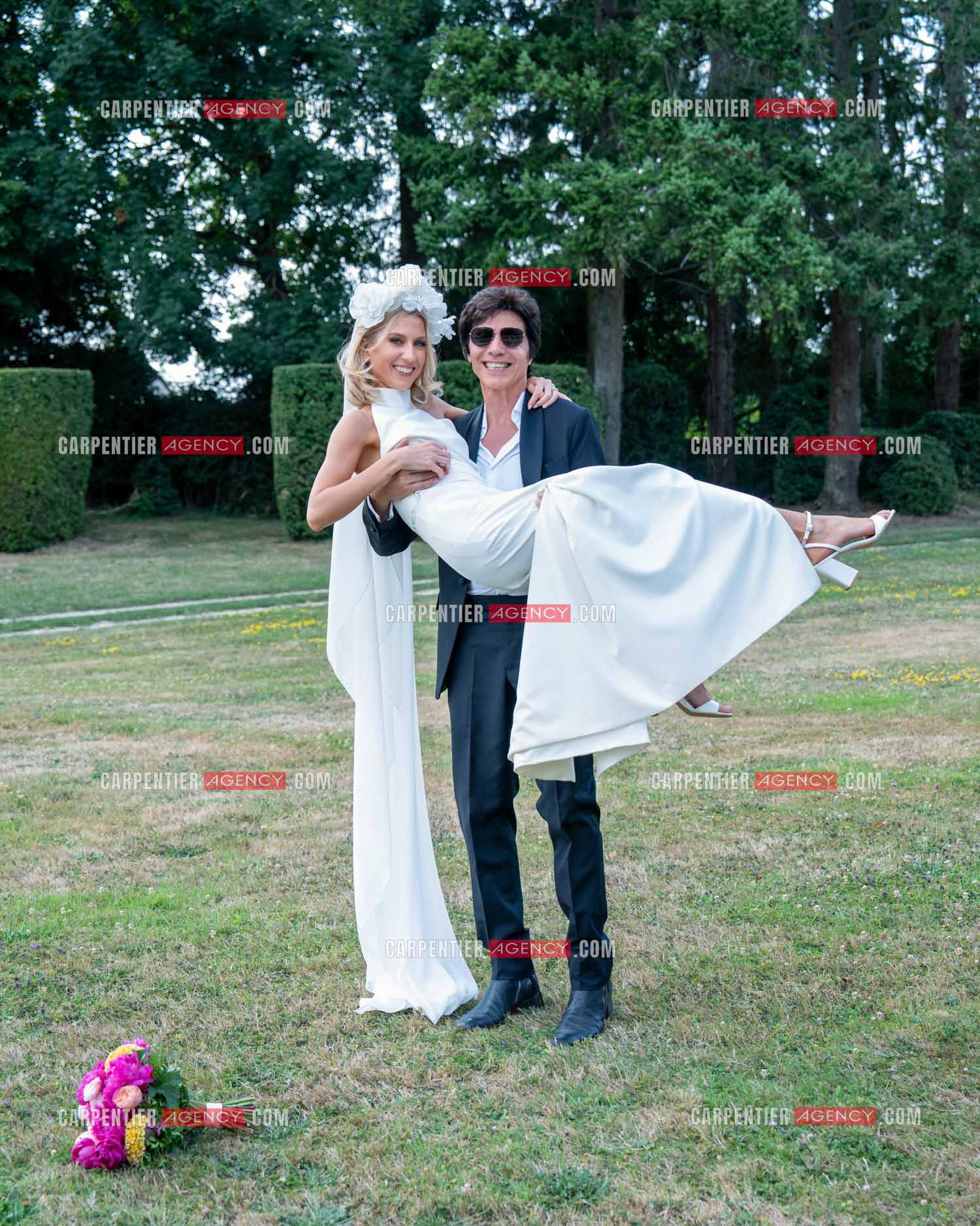 Mariage entre Jean-Luc Lahaye et Paola Aubin à la mairie du 18 èm arrondissement de Paris, et la cérémonie religieuse au château de Janvry.  ( Exclusif )