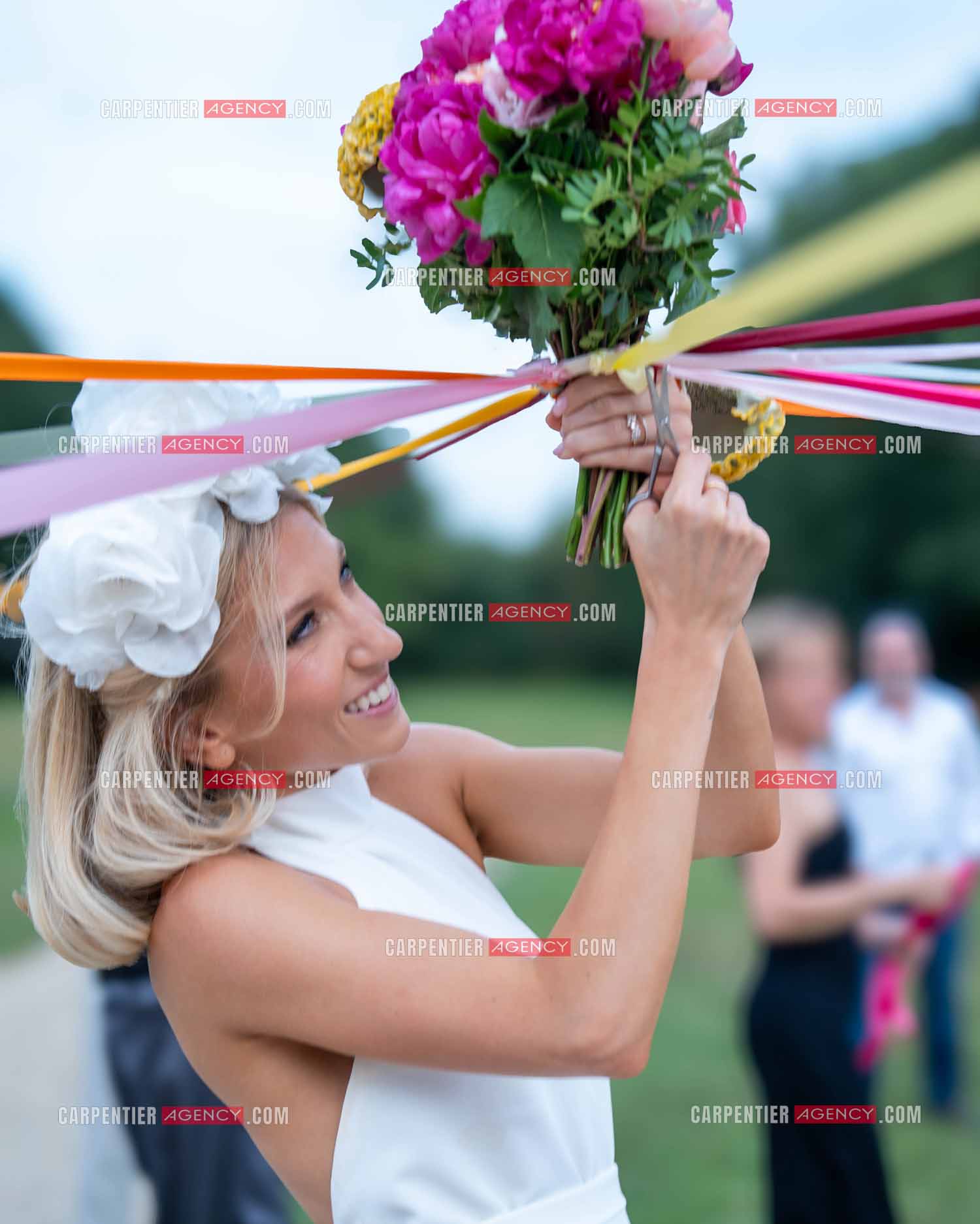 Mariage entre Jean-Luc Lahaye et Paola Aubin à la mairie du 18 èm arrondissement de Paris, et la cérémonie religieuse au château de Janvry.  ( Exclusif )