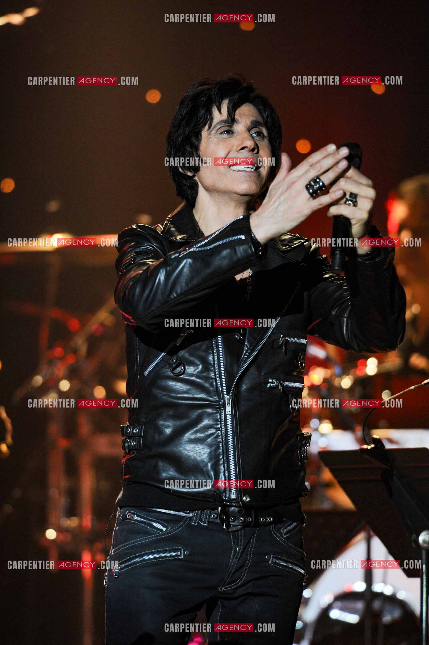 Le chanteur Jean-Luc Lahaye en concert au Bataclan.  ( Exclusif )