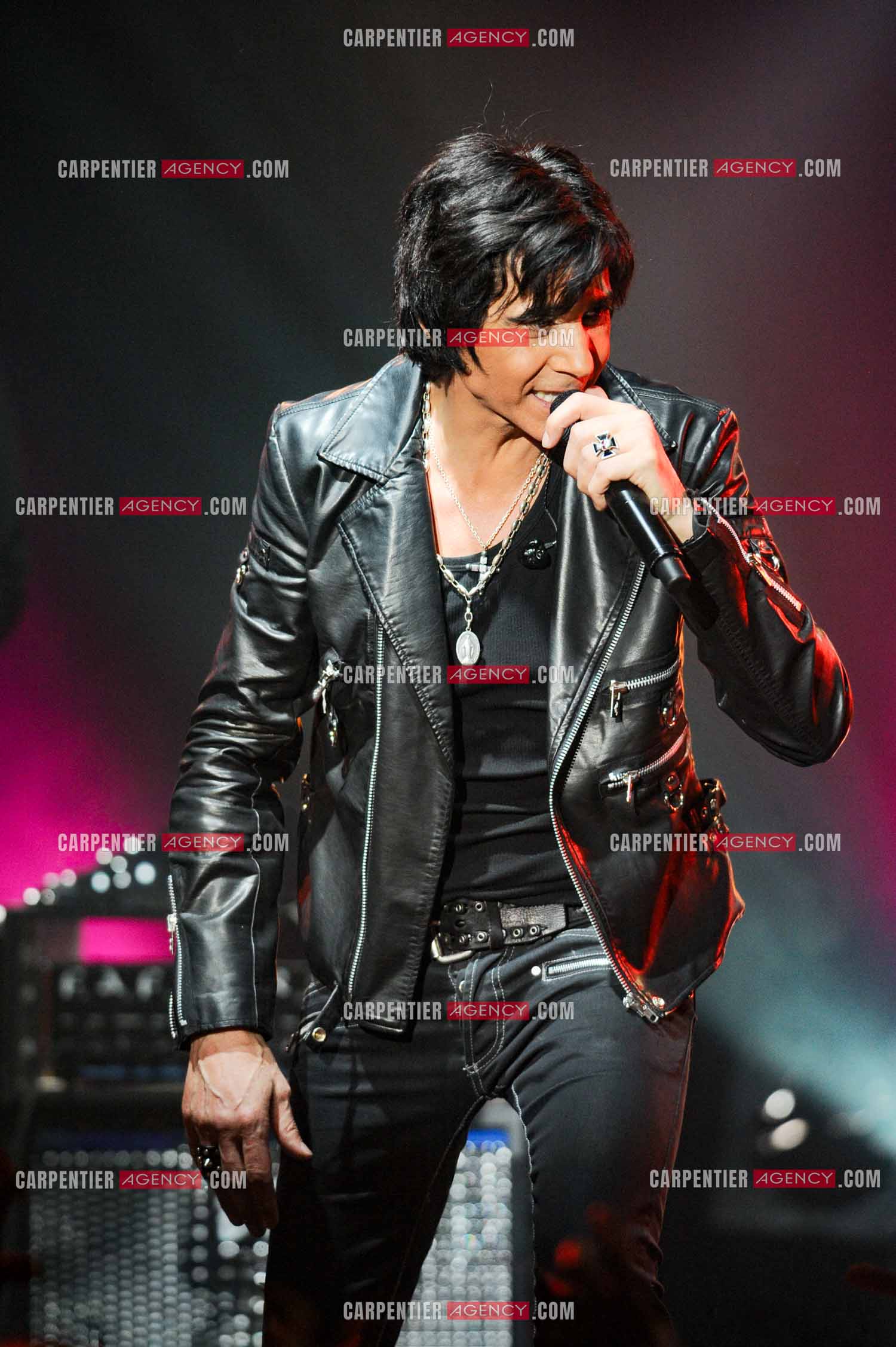 Le chanteur Jean-Luc Lahaye en concert au Bataclan.  ( Exclusif )