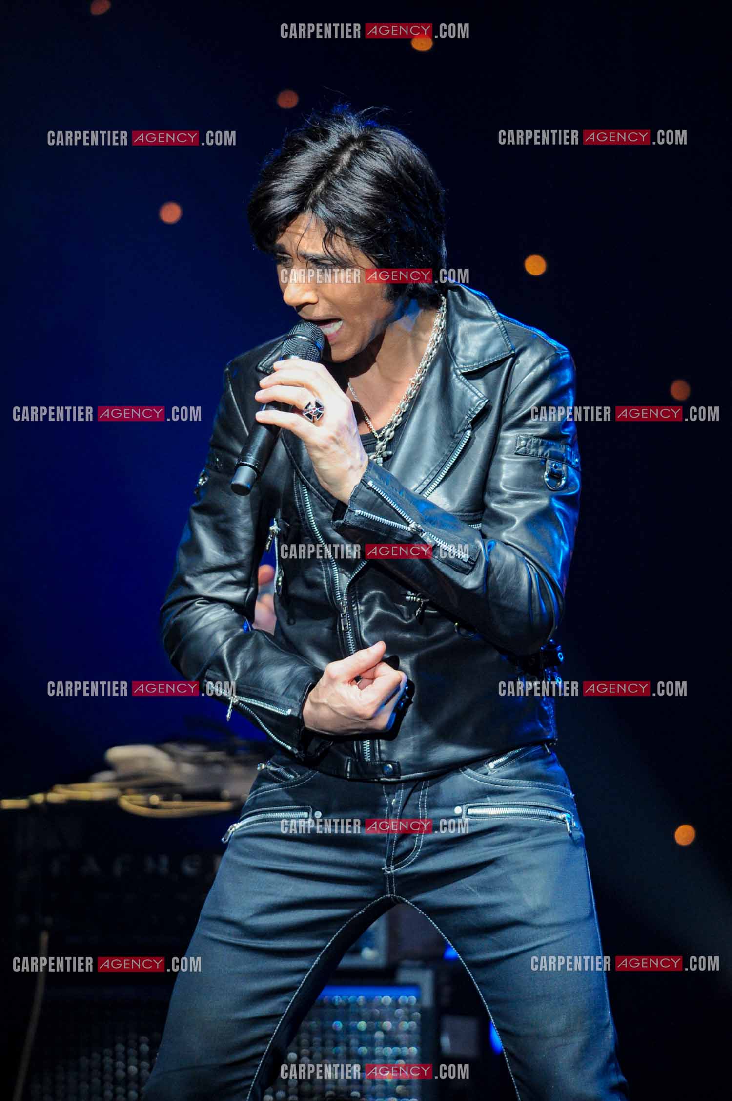 Le chanteur Jean-Luc Lahaye en concert au Bataclan.  ( Exclusif )