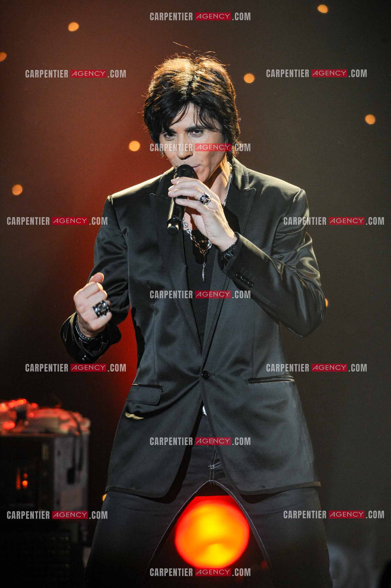 Le chanteur Jean-Luc Lahaye en concert au Bataclan.  ( Exclusif )